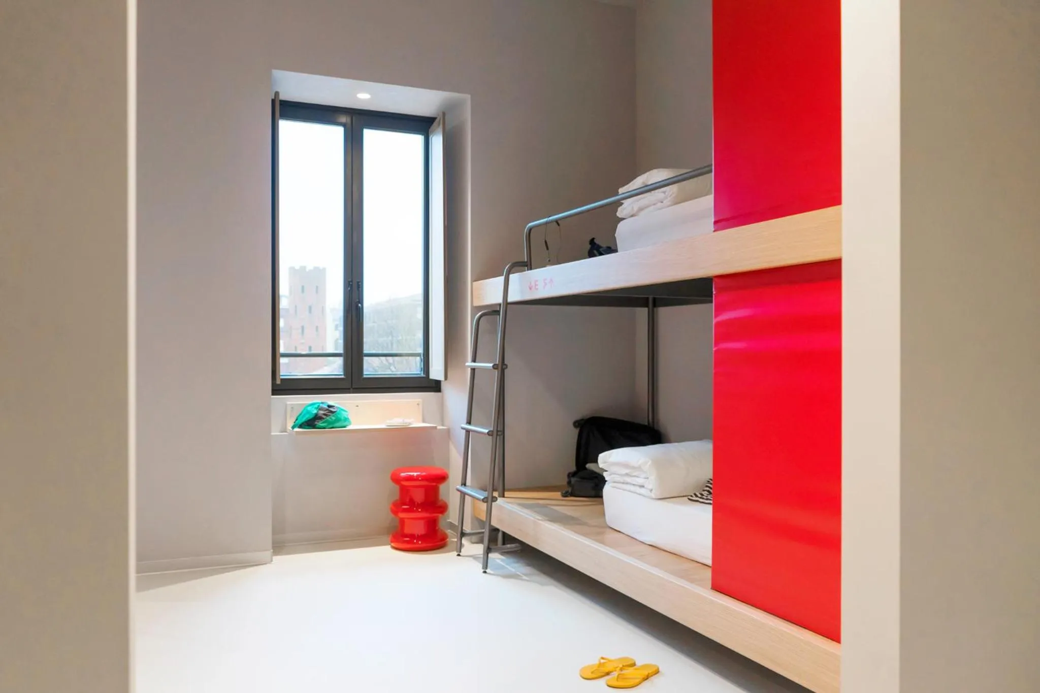 Bedroom, Bed in Combo Torino