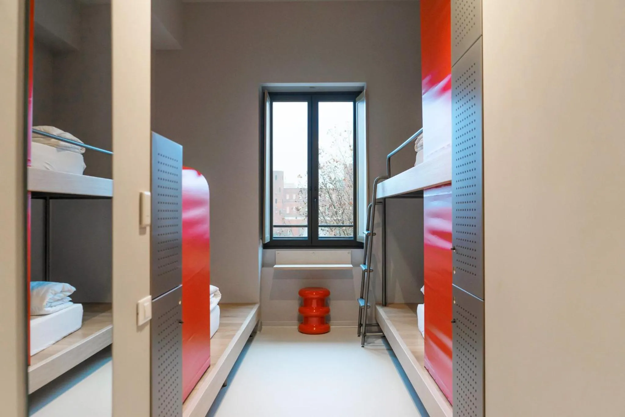 Bedroom, Bed in Combo Torino