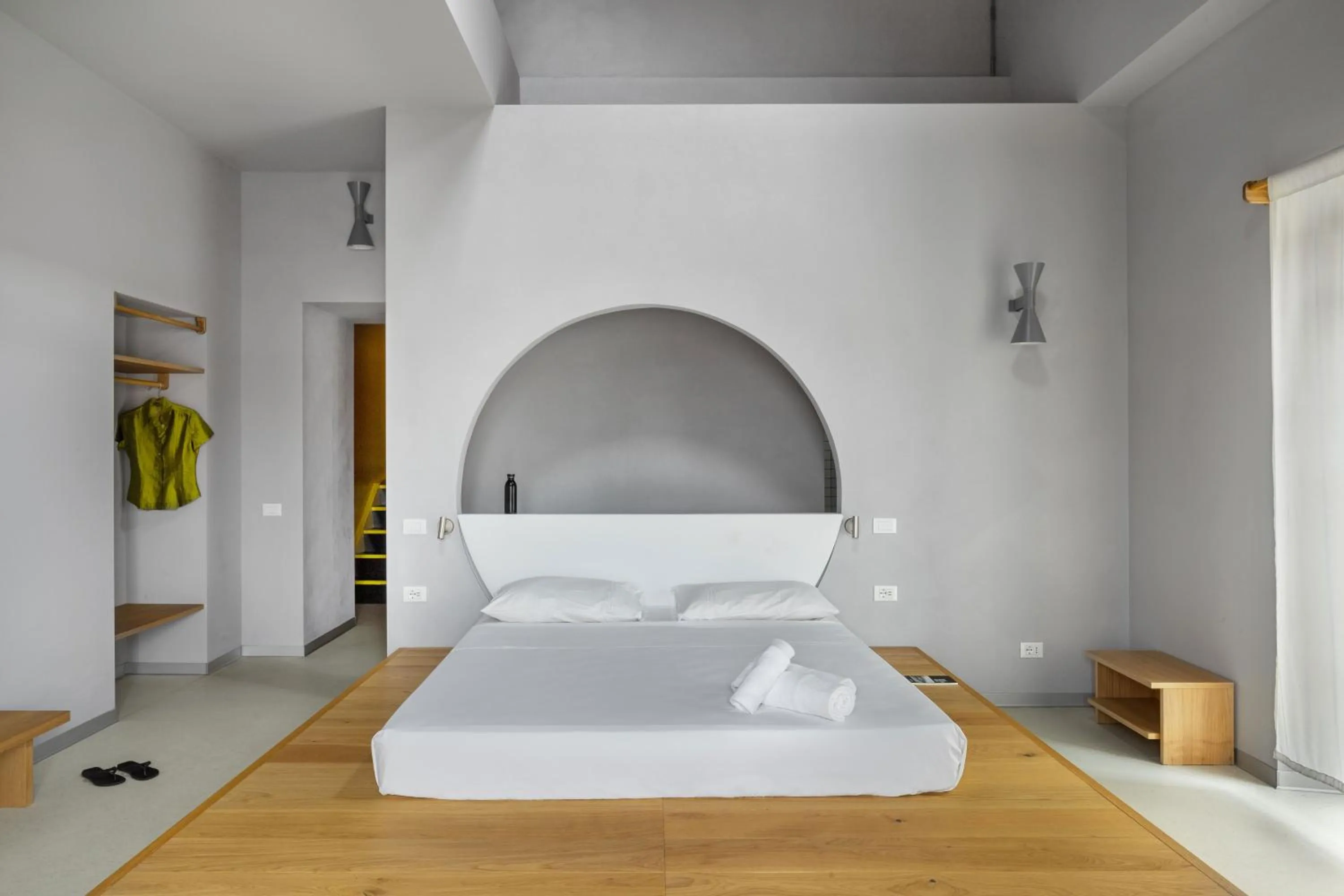 Bedroom, Bed in Combo Torino
