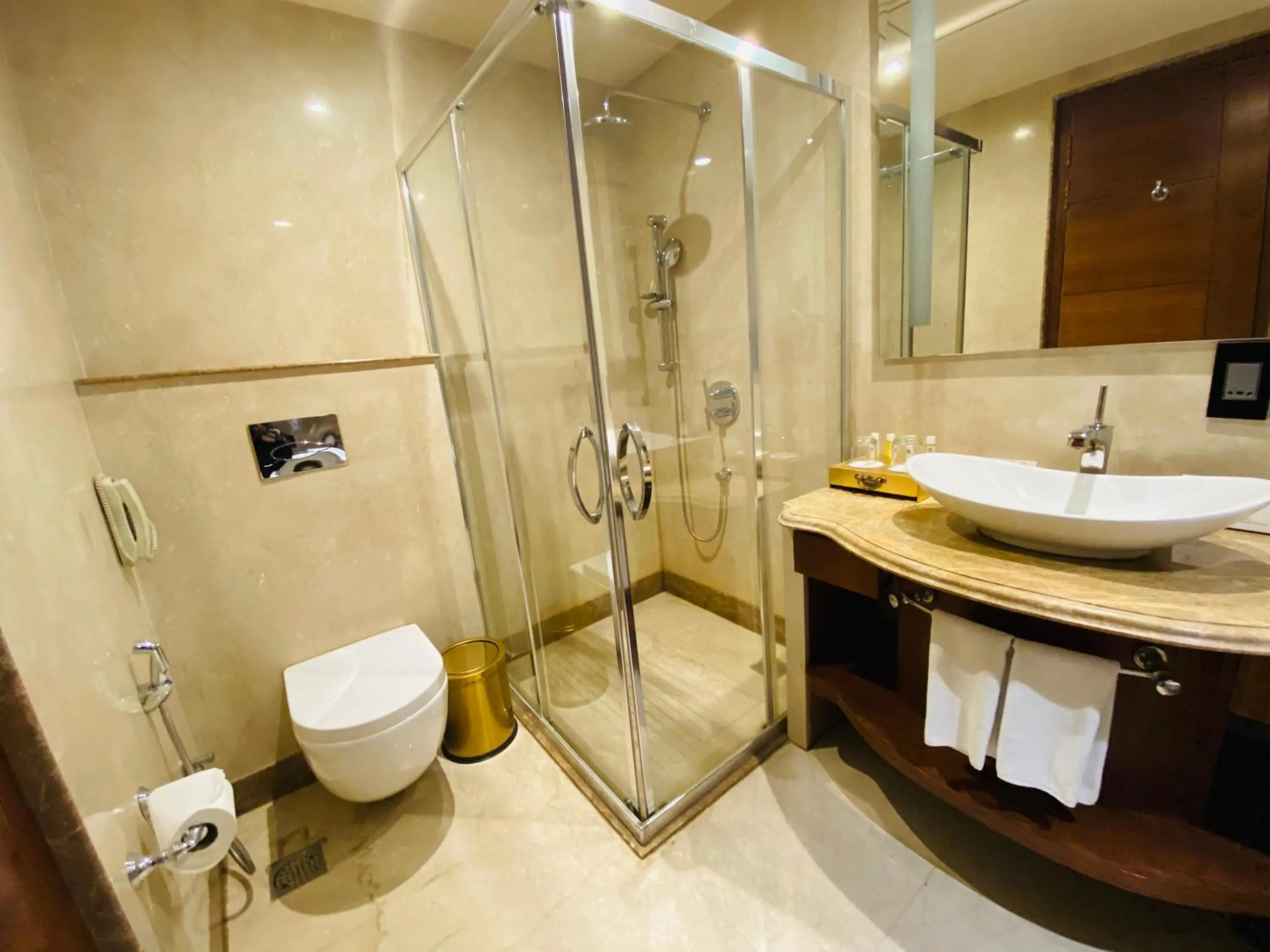 Bathroom in Seven Seas Hotel