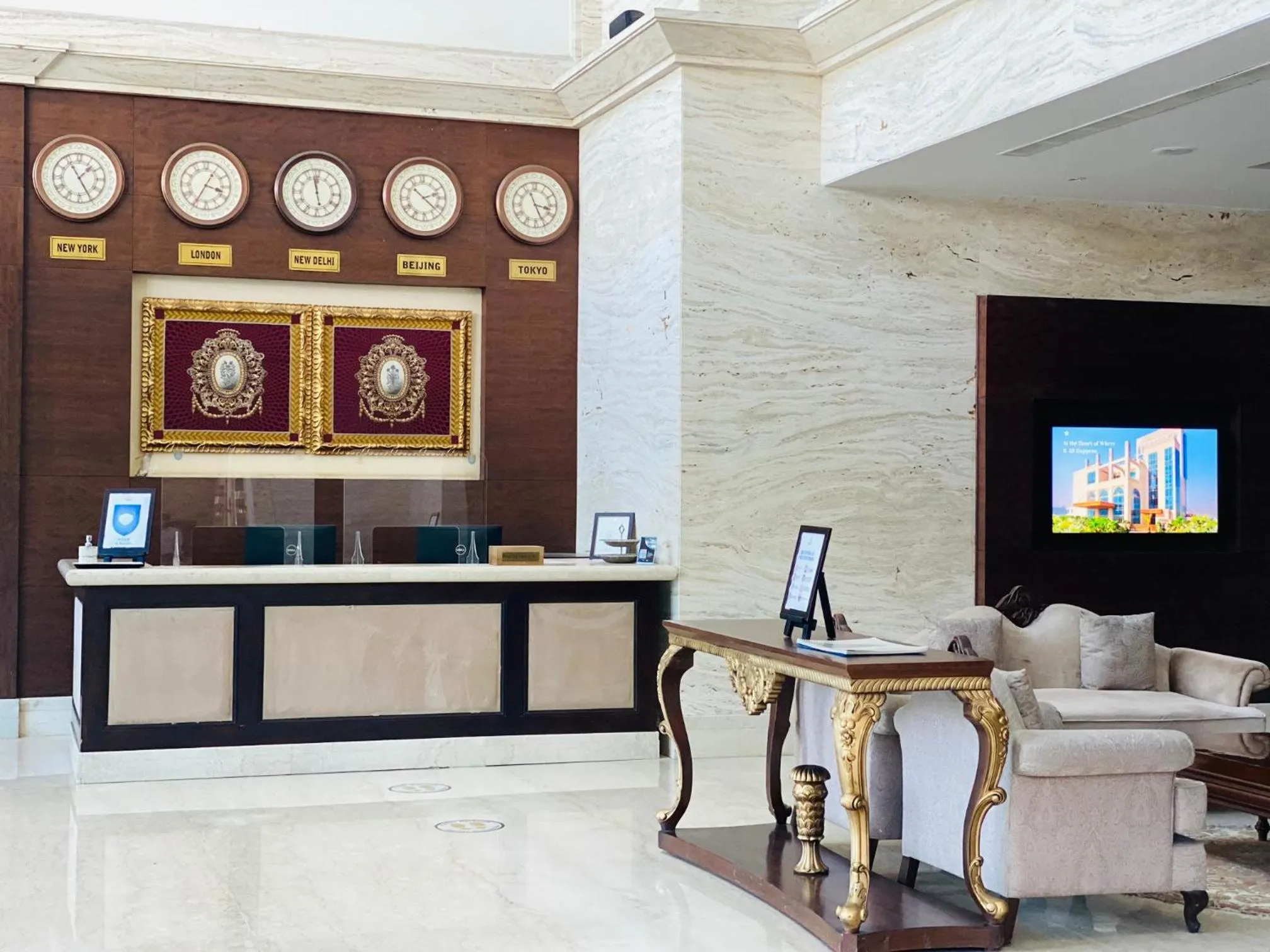 Lobby or reception in Seven Seas Hotel