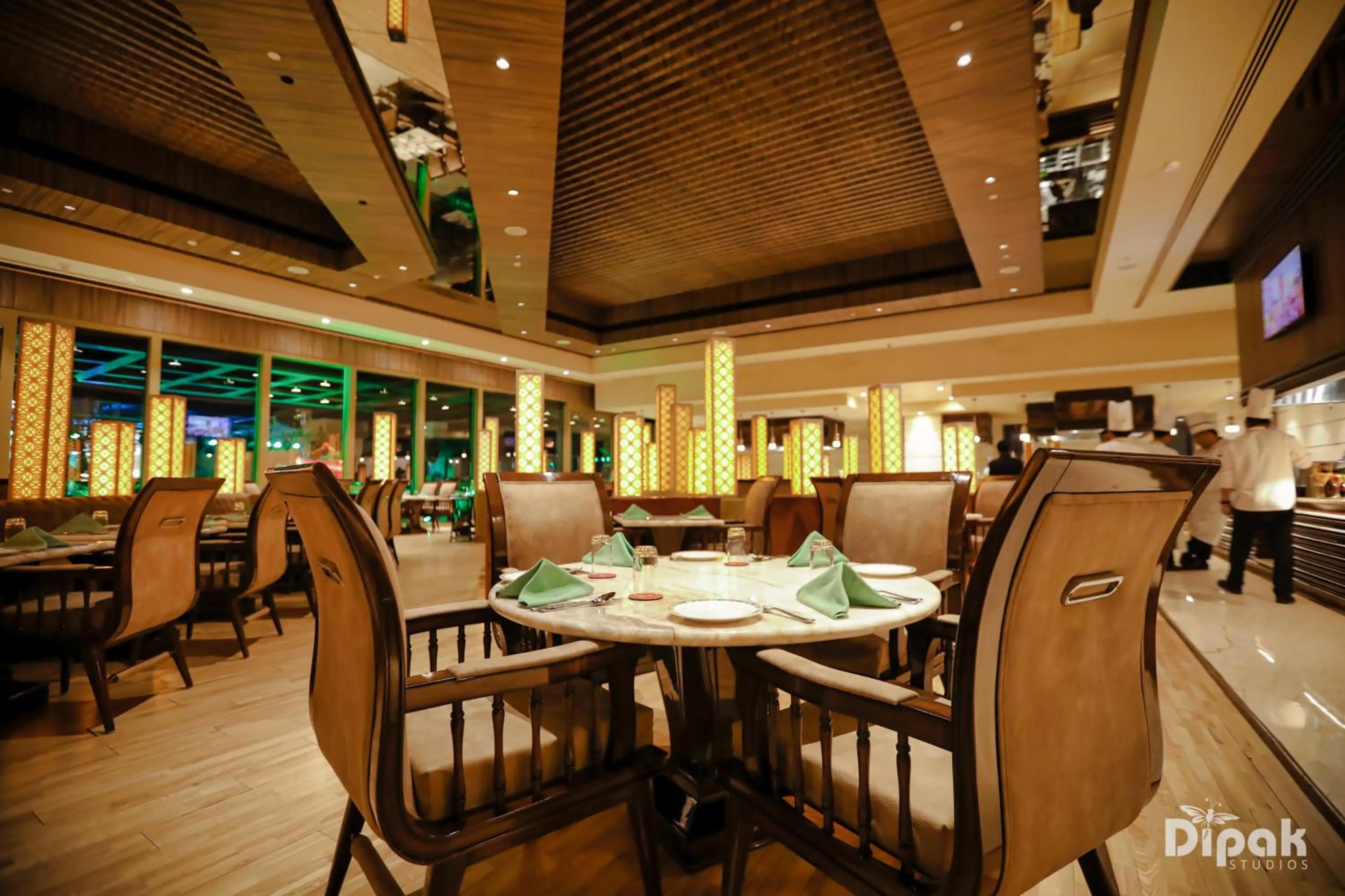 Restaurant/places to eat in Seven Seas Hotel