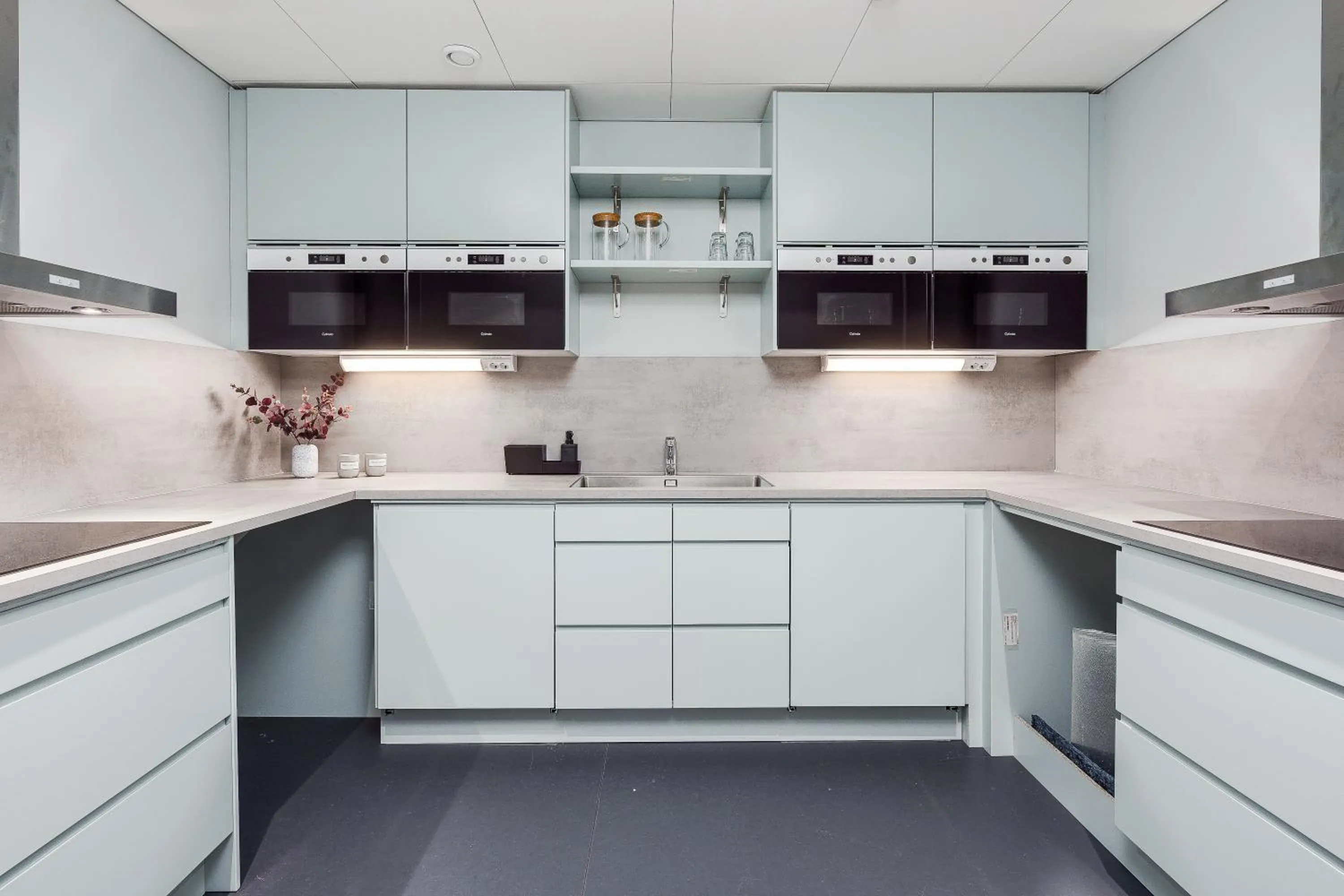 Communal kitchen in Forenom Hotels & Apartments Arlanda
