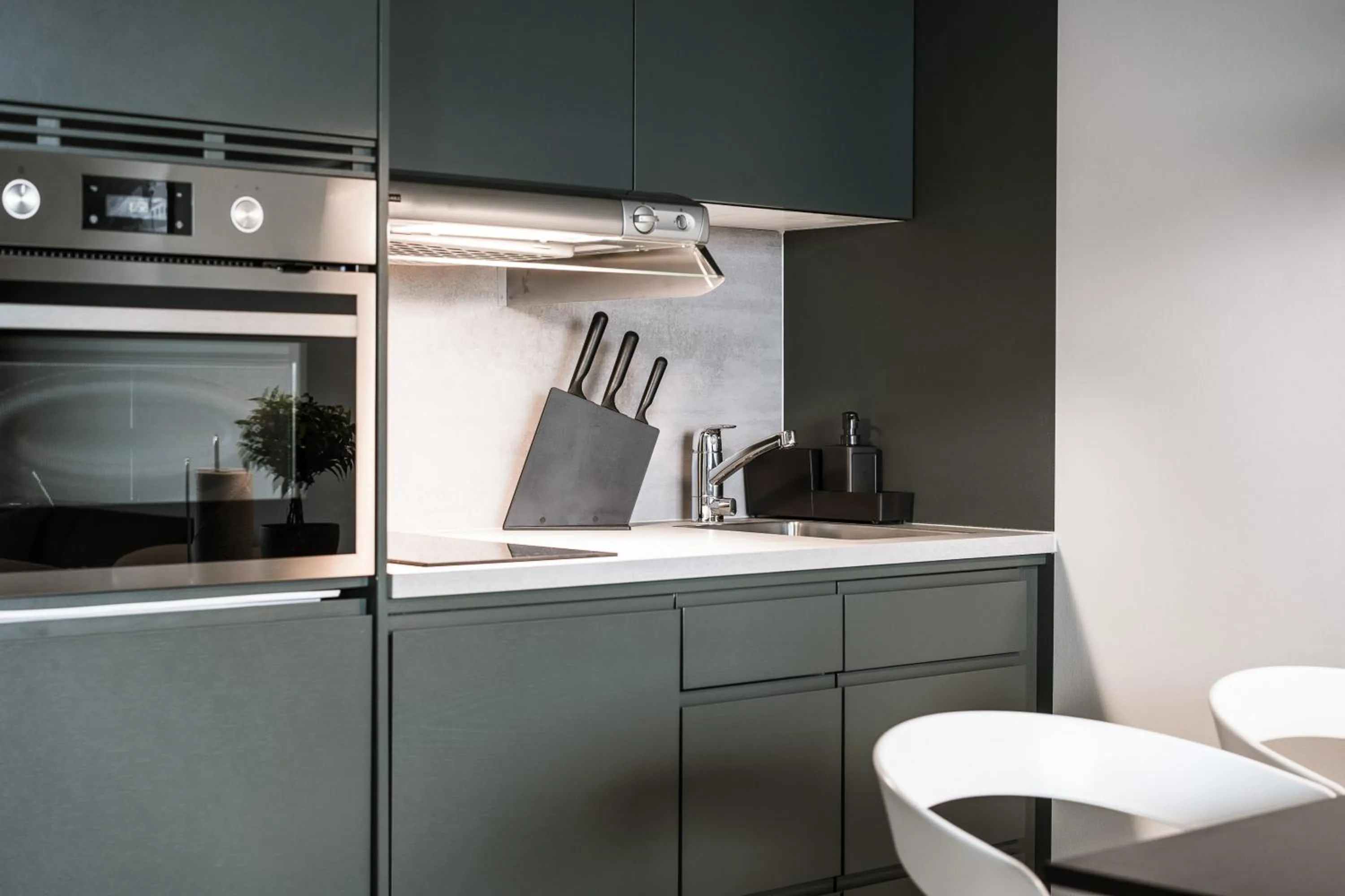 Kitchen or kitchenette in Forenom Hotels & Apartments Arlanda