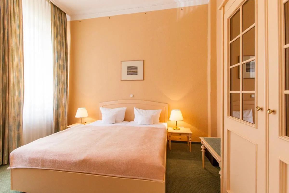 Bedroom, Bed in Hotel Villa Auguste Viktoria