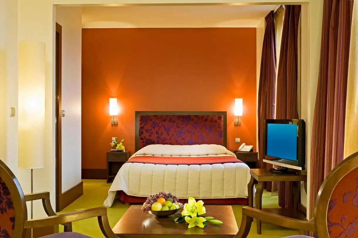 Bedroom, Bed in Le Clos Rebillotte