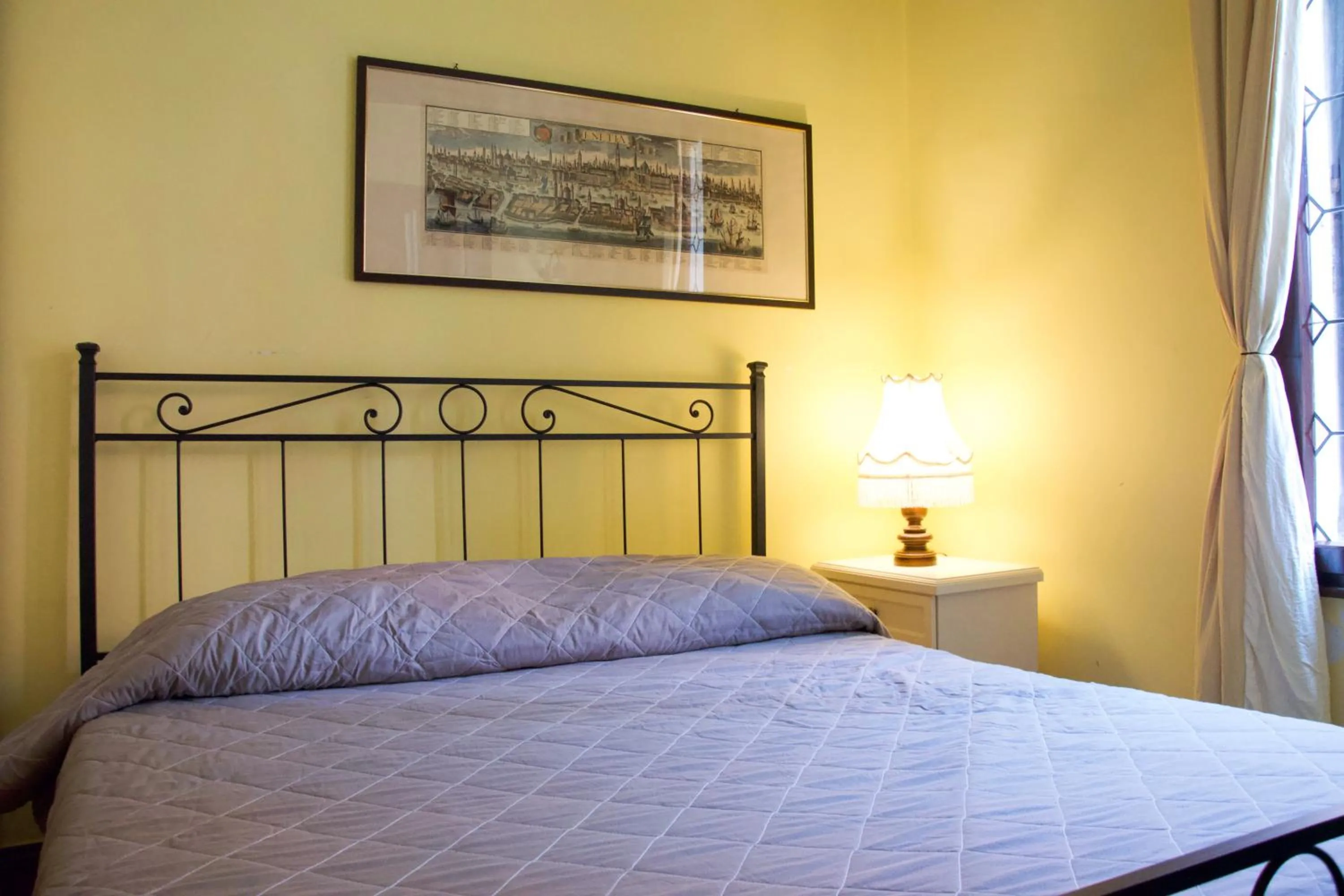 Bed in Anzolo Palace - Rooms & Apartments