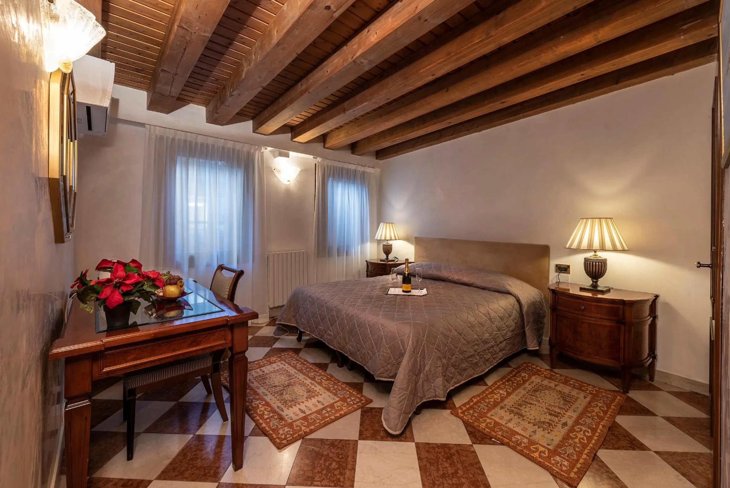 Bedroom, Bed in Anzolo Palace - Rooms & Apartments