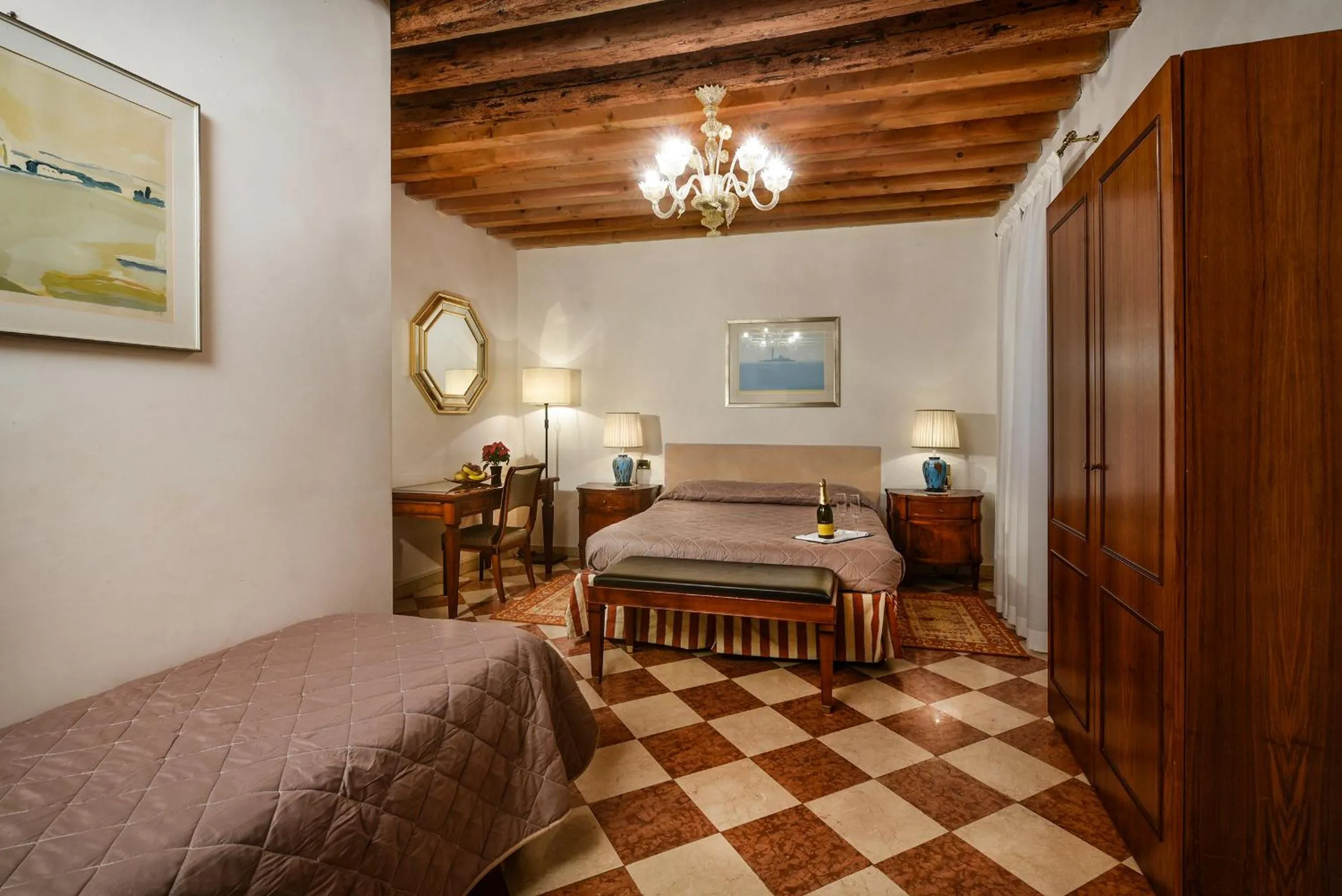 Photo of the whole room, Bed in Anzolo Palace - Rooms & Apartments