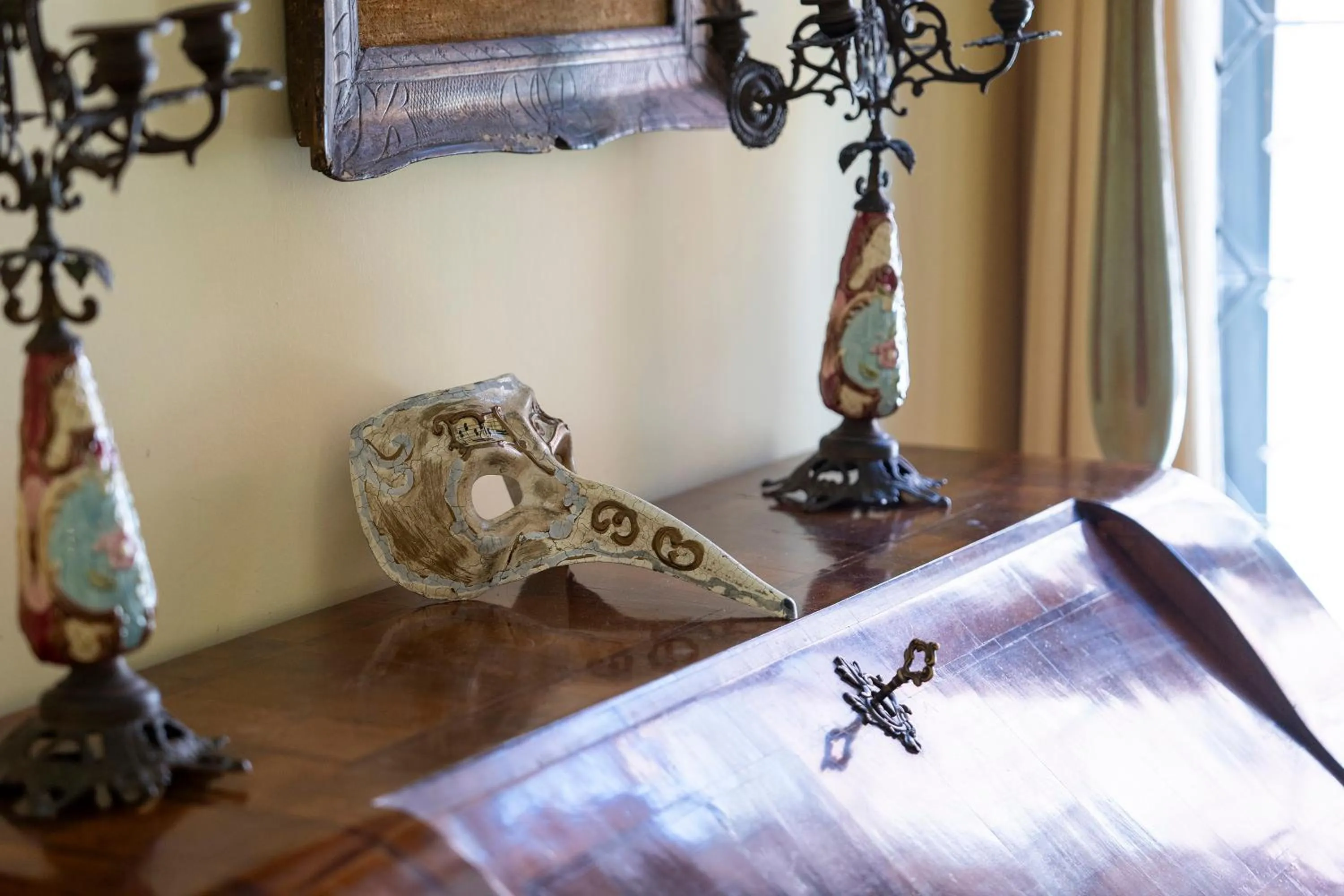 Decorative detail, Bed in Anzolo Palace - Rooms & Apartments