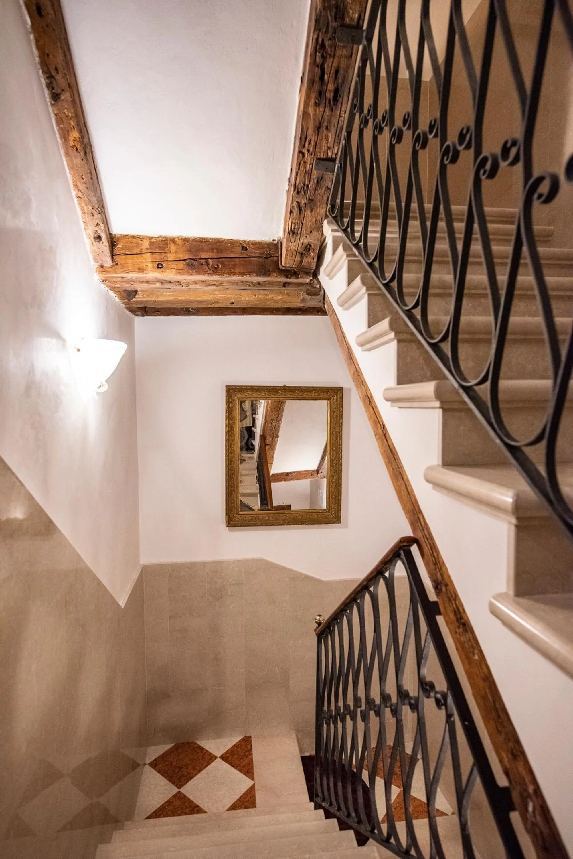 Anzolo Palace - Rooms & Apartments