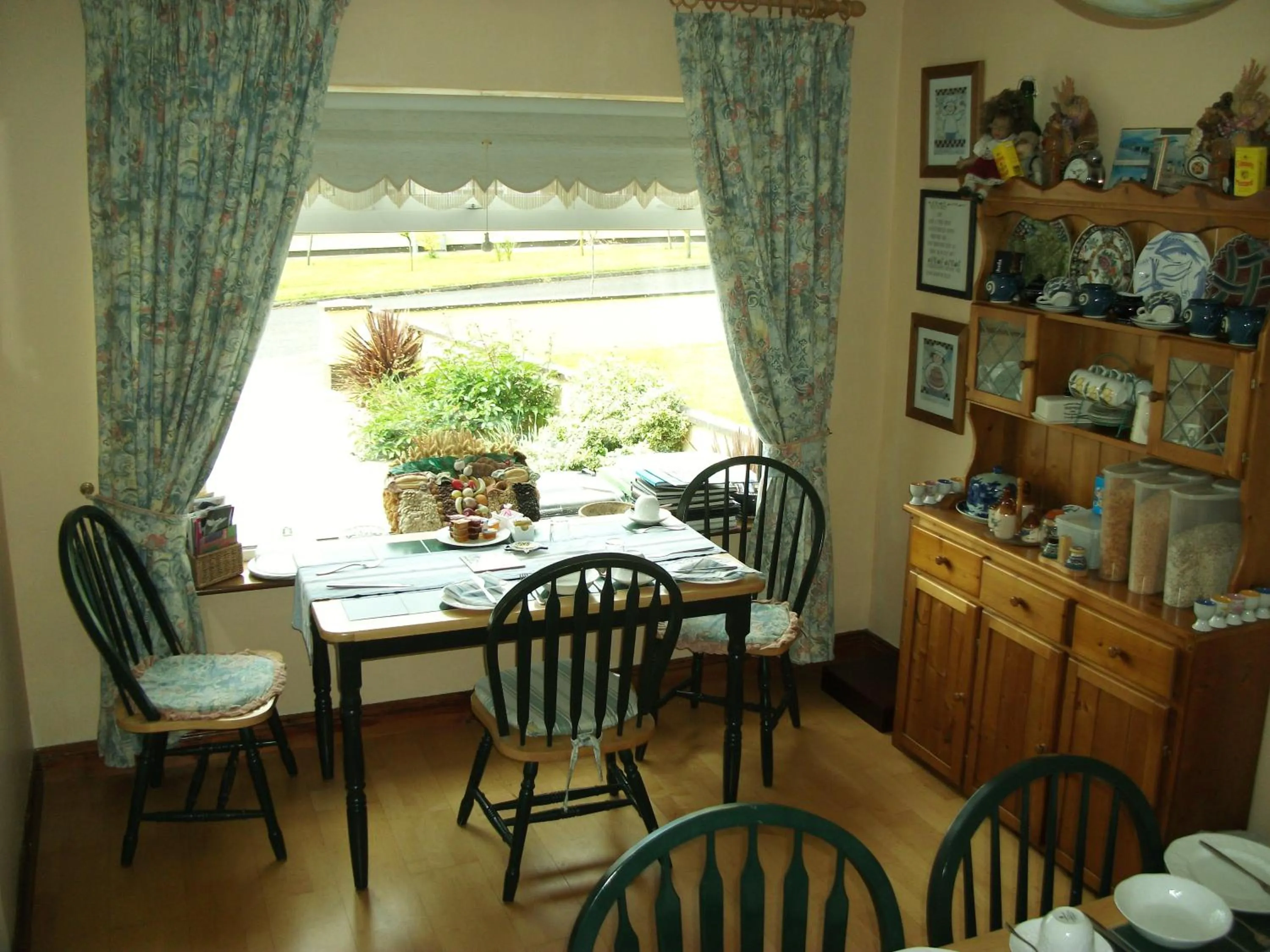 Dining area in Aaron Vale B&B
