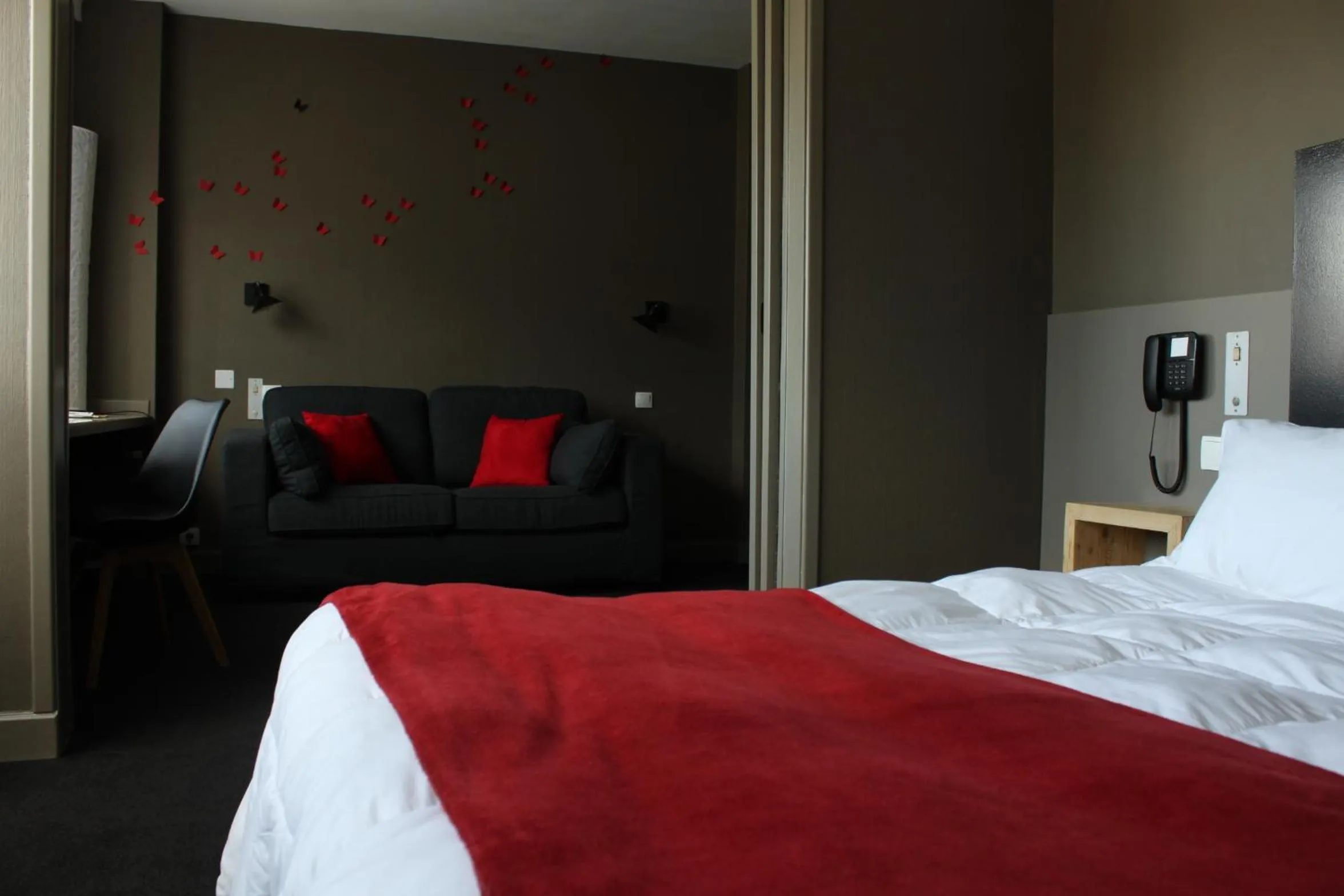 Photo of the whole room, Bed in Mon Hotel à Gap