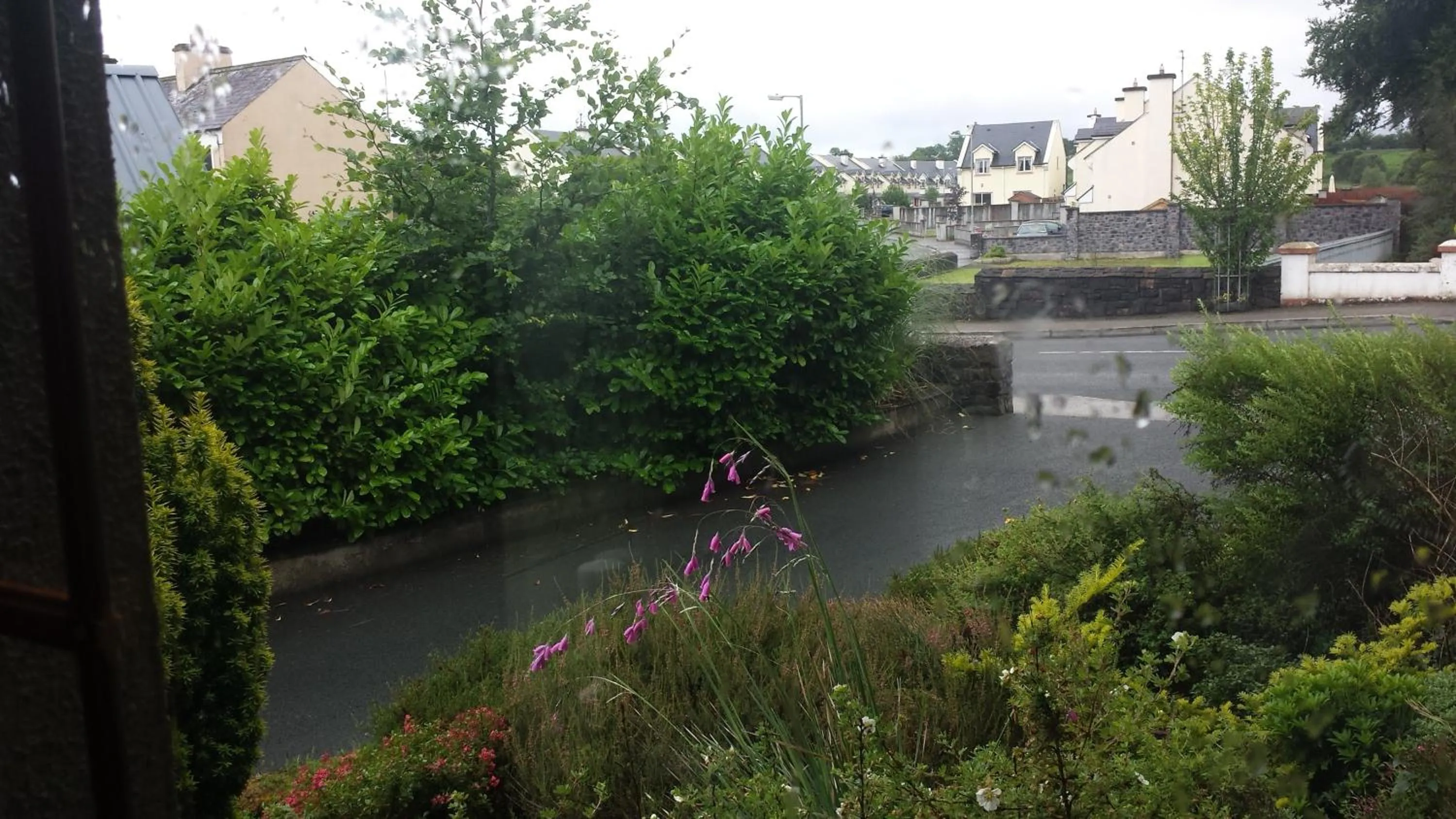 Facade/entrance in Church View House F56H977