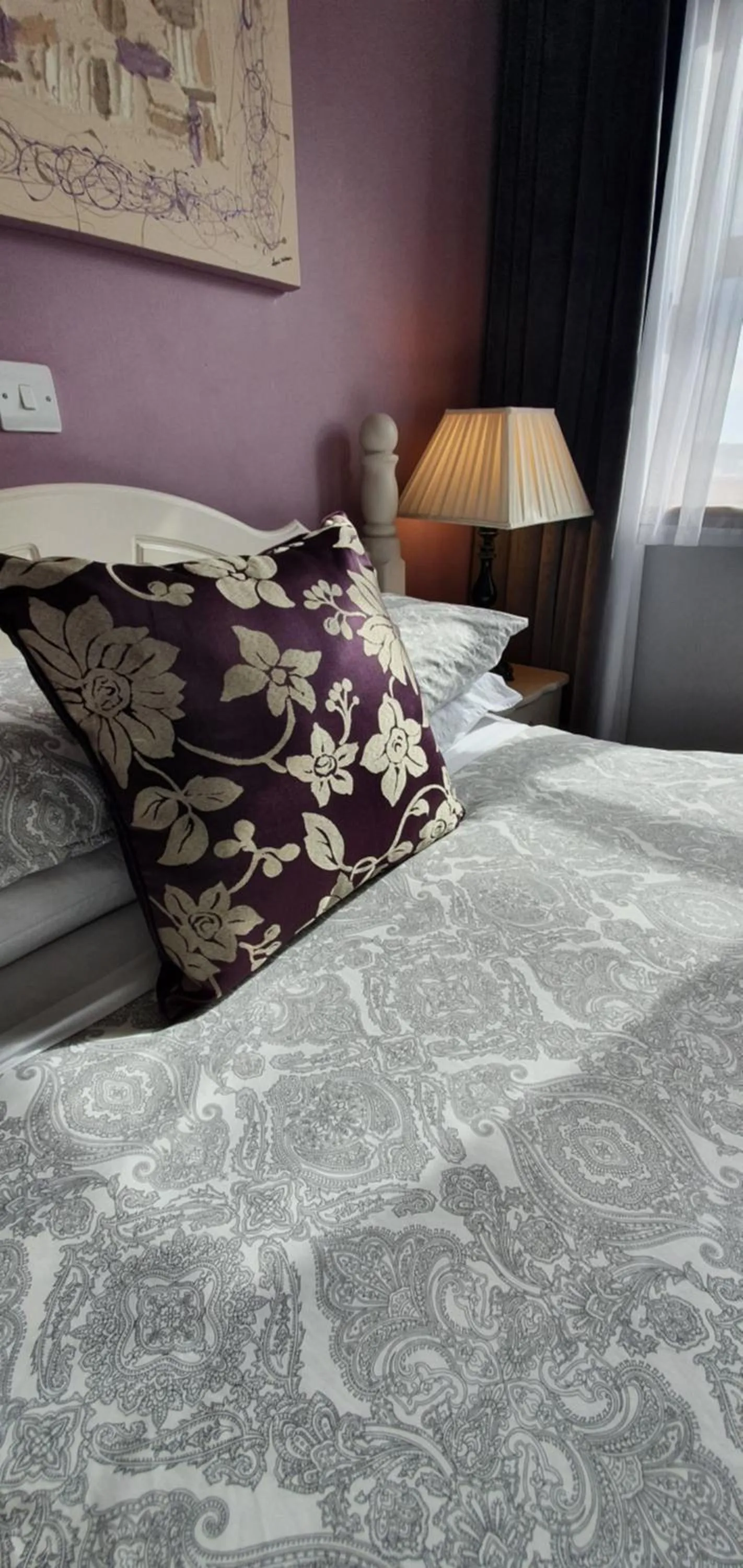 Bed in Church View House F56H977