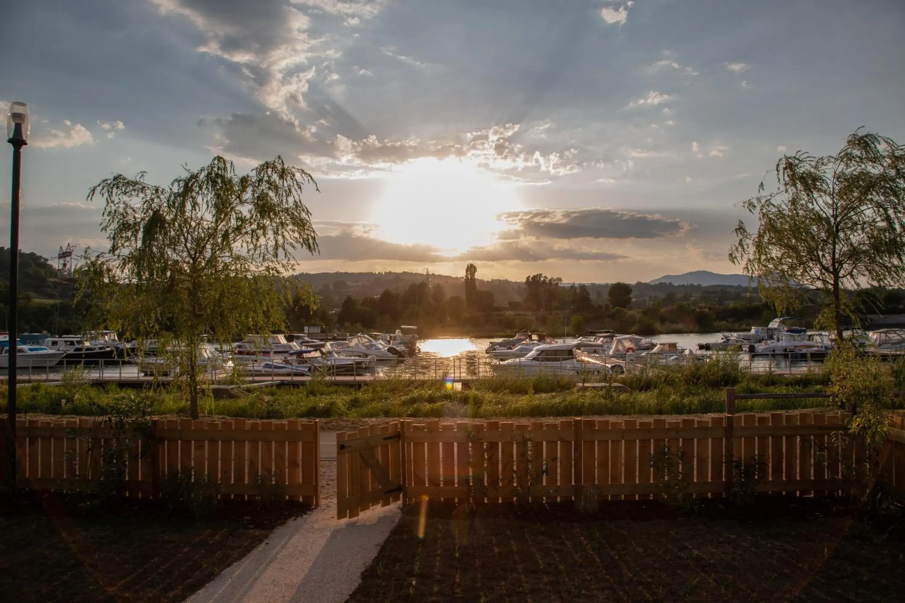 Family Bungalow in Les Lodges de la ViaRhôna / cabane-spa Family Bungalow in Les Lodges de la ViaRhôna / cabane-spa