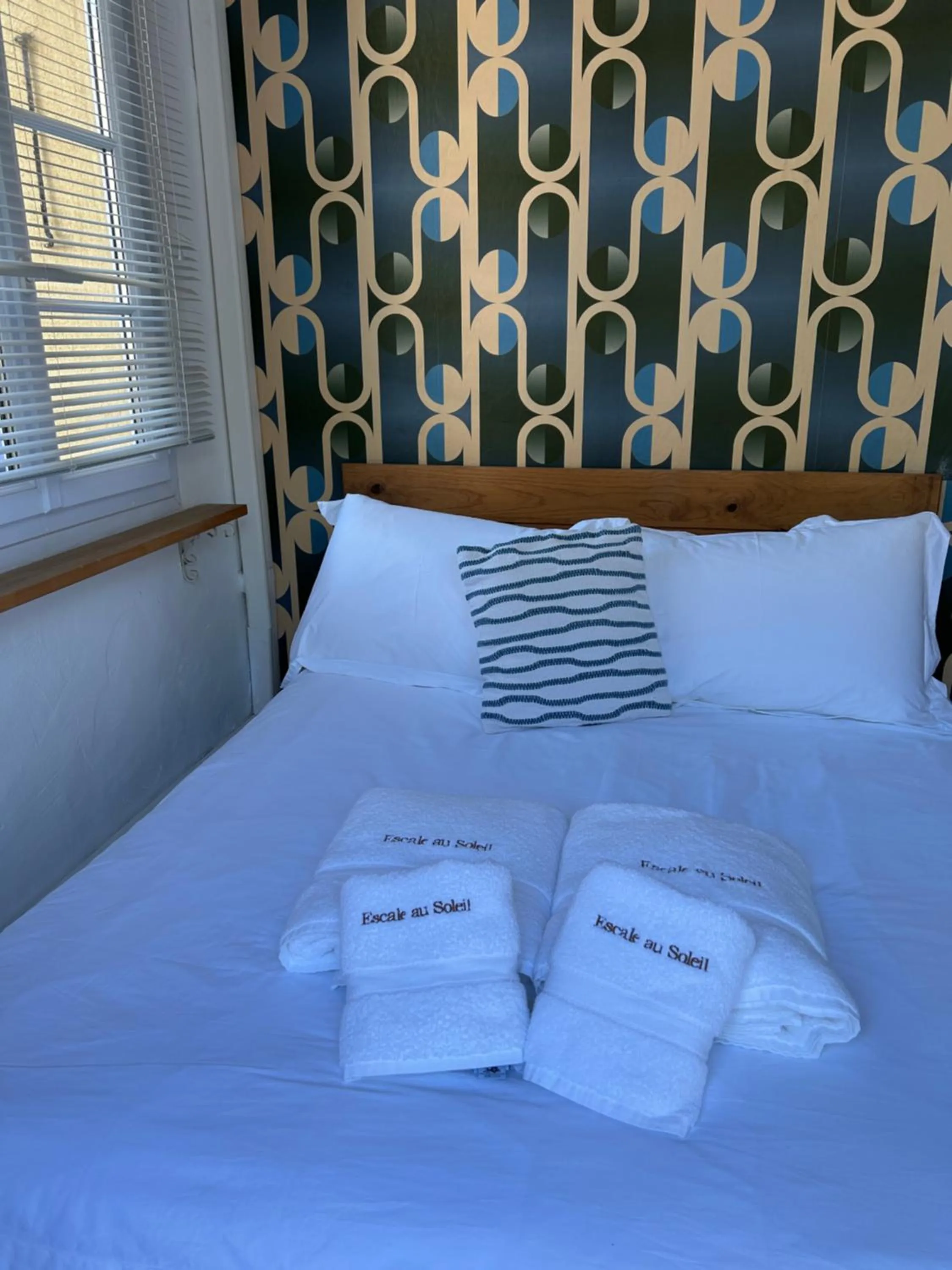 Bed in Hôtel L'Escale Au Soleil