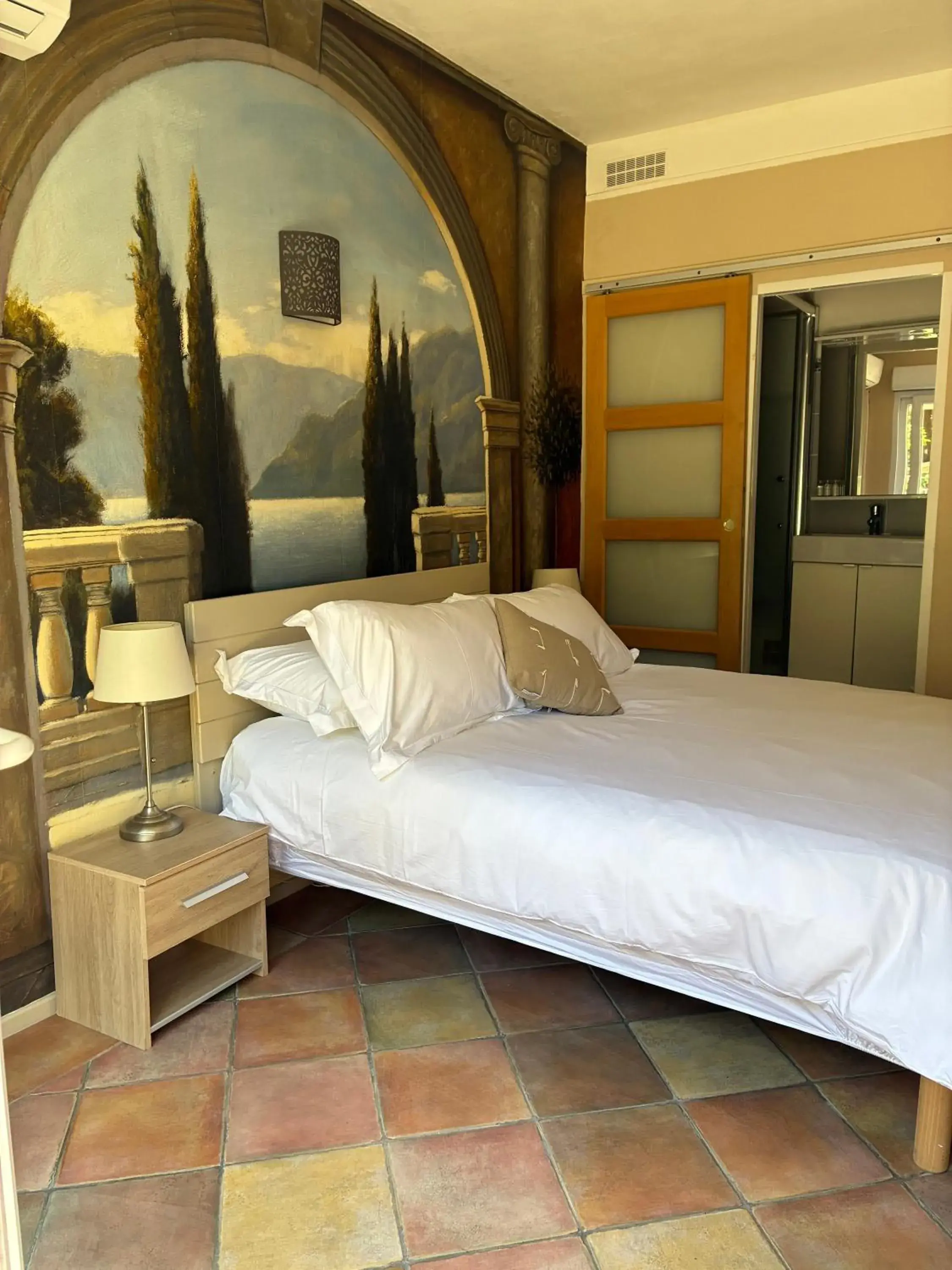 Double Room with Terrace in Hôtel L'Escale Au Soleil Double Room with Terrace in Hôtel L'Escale Au Soleil