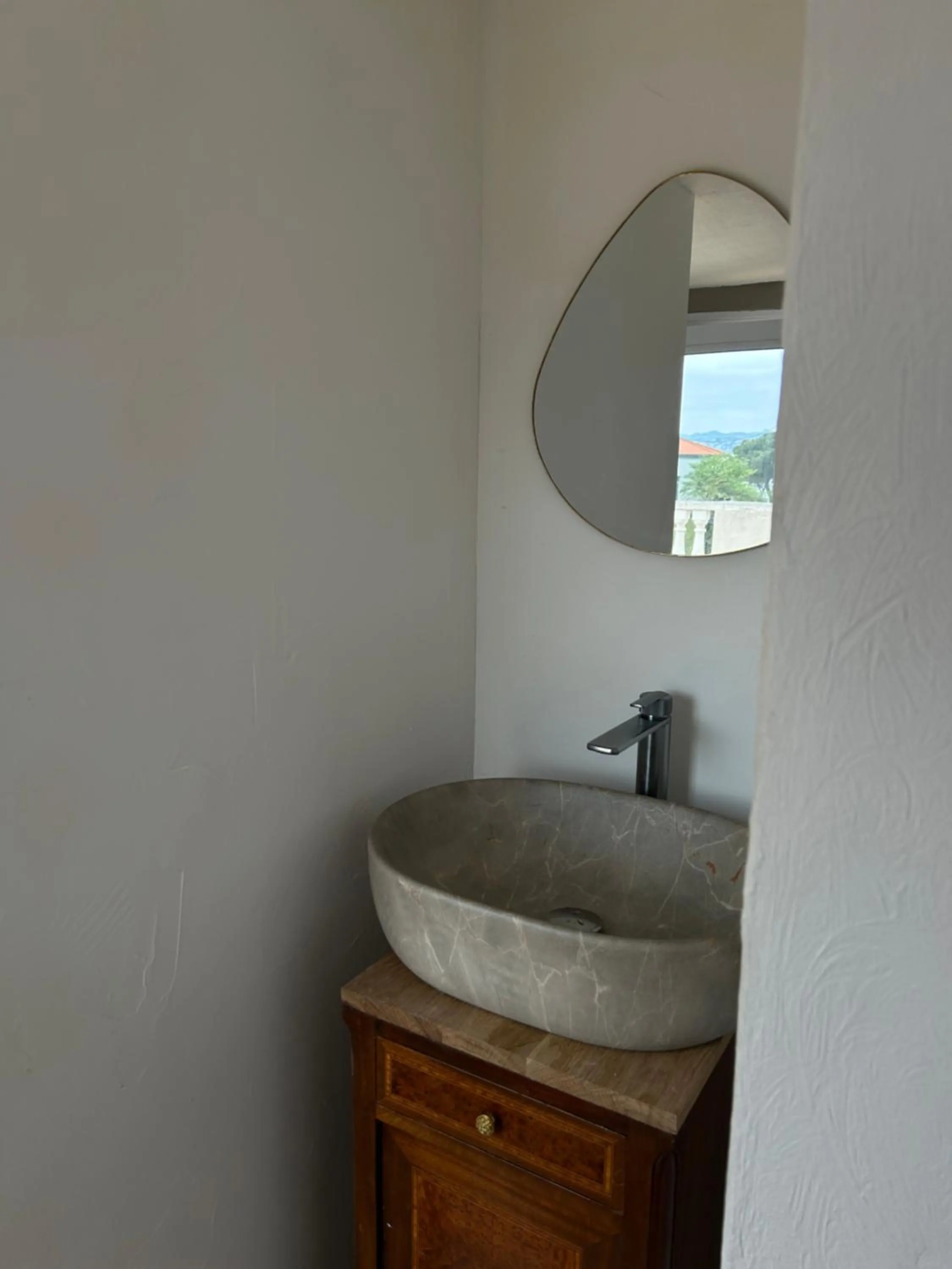 Bathroom in Hôtel L'Escale Au Soleil