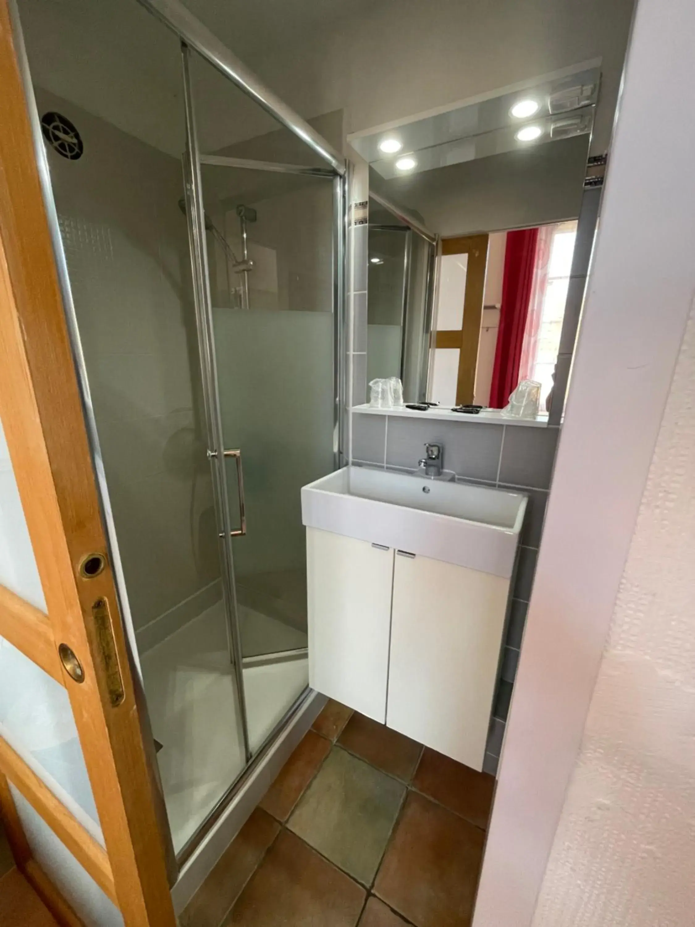 Economy Double Room in Hôtel L'Escale Au Soleil Economy Double Room in Hôtel L'Escale Au Soleil