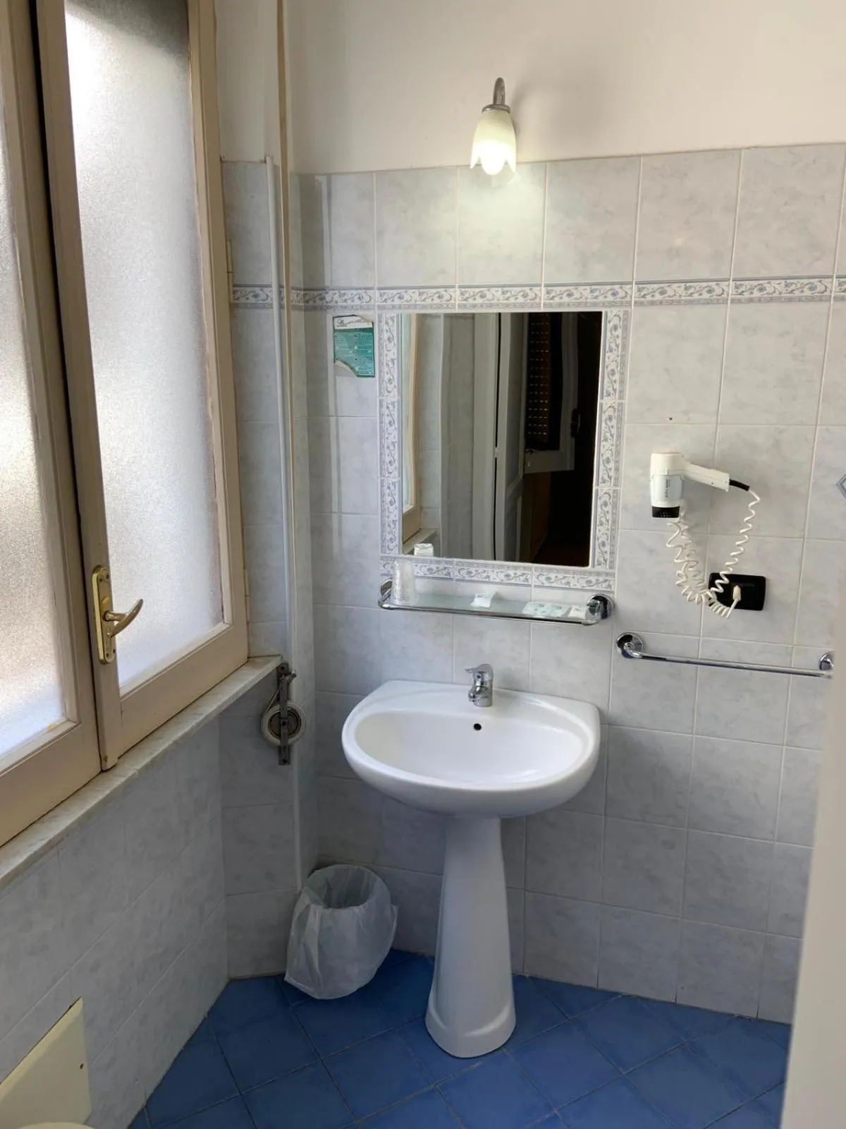 Bathroom in Hotel Lungomare