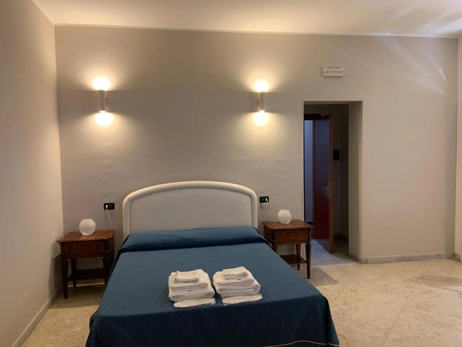 Bed in Hotel Lungomare