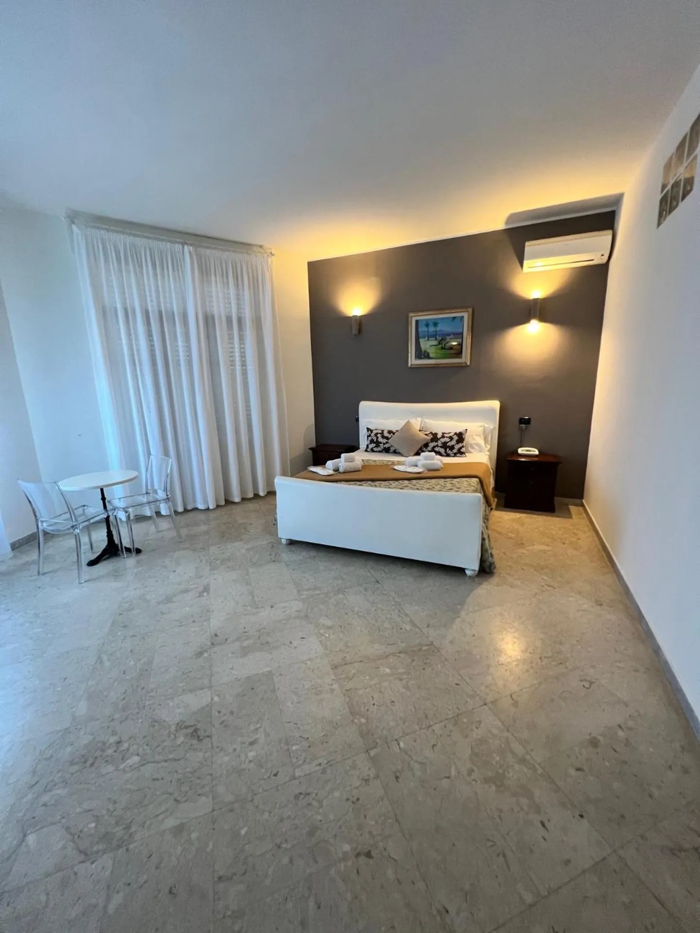 Bedroom, Bed in Hotel Lungomare