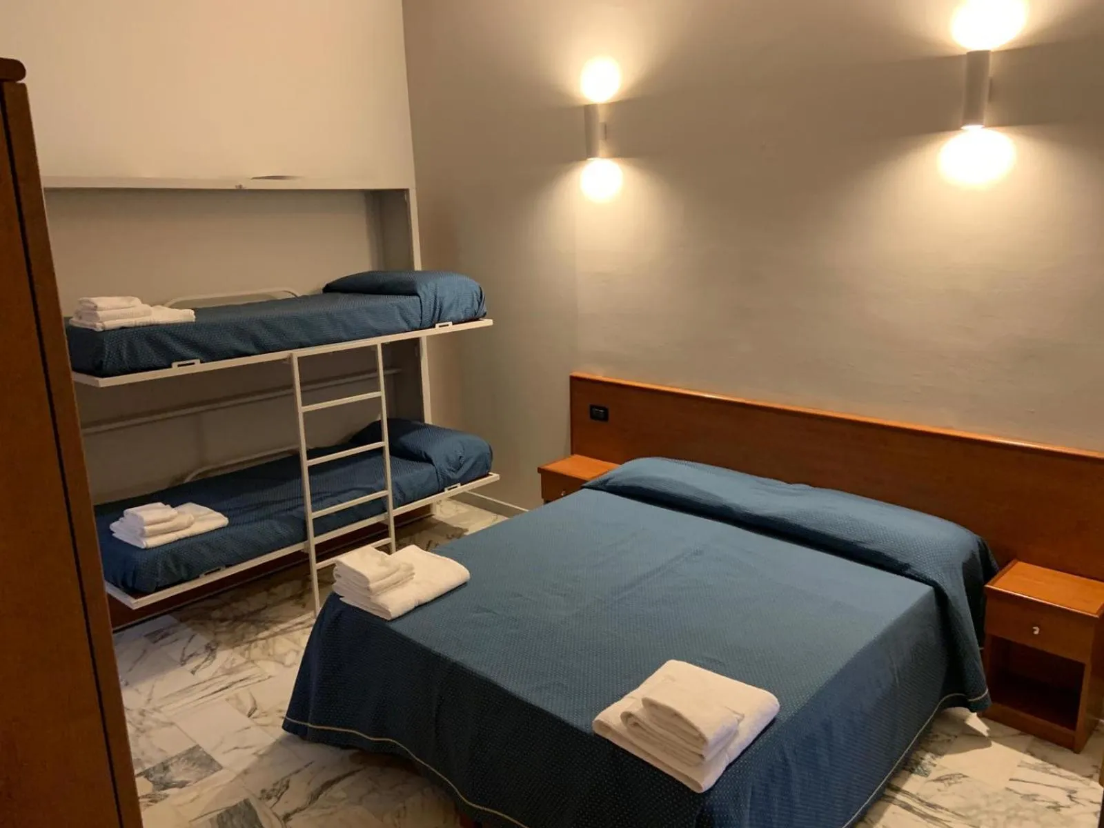 Bedroom, Bed in Hotel Lungomare