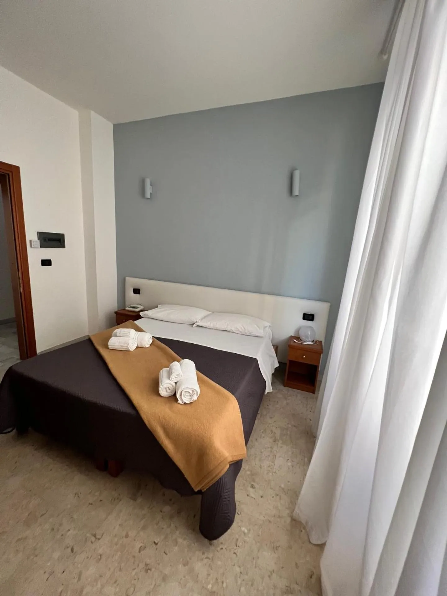 Bedroom, Bed in Hotel Lungomare