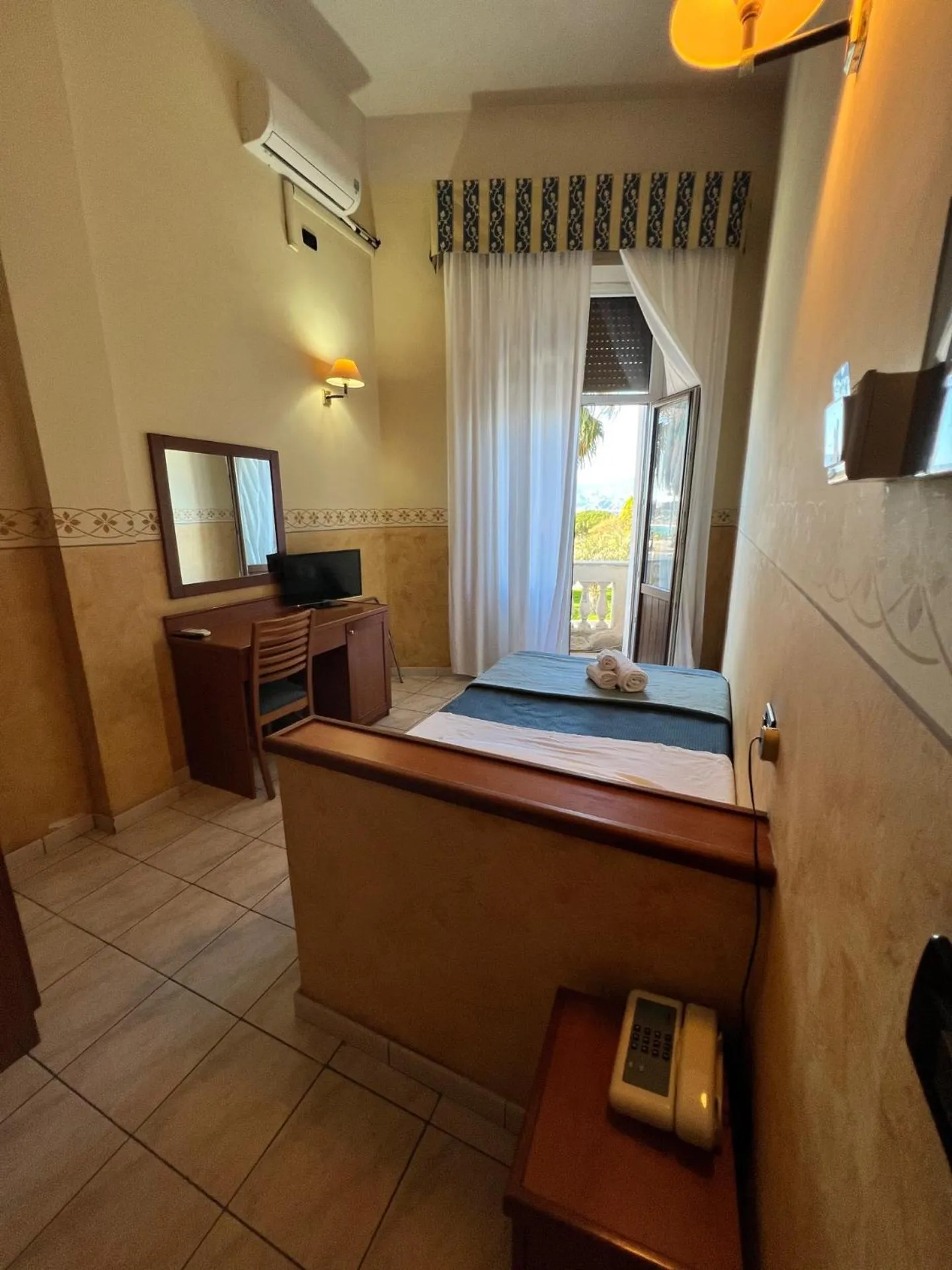 Bedroom in Hotel Lungomare