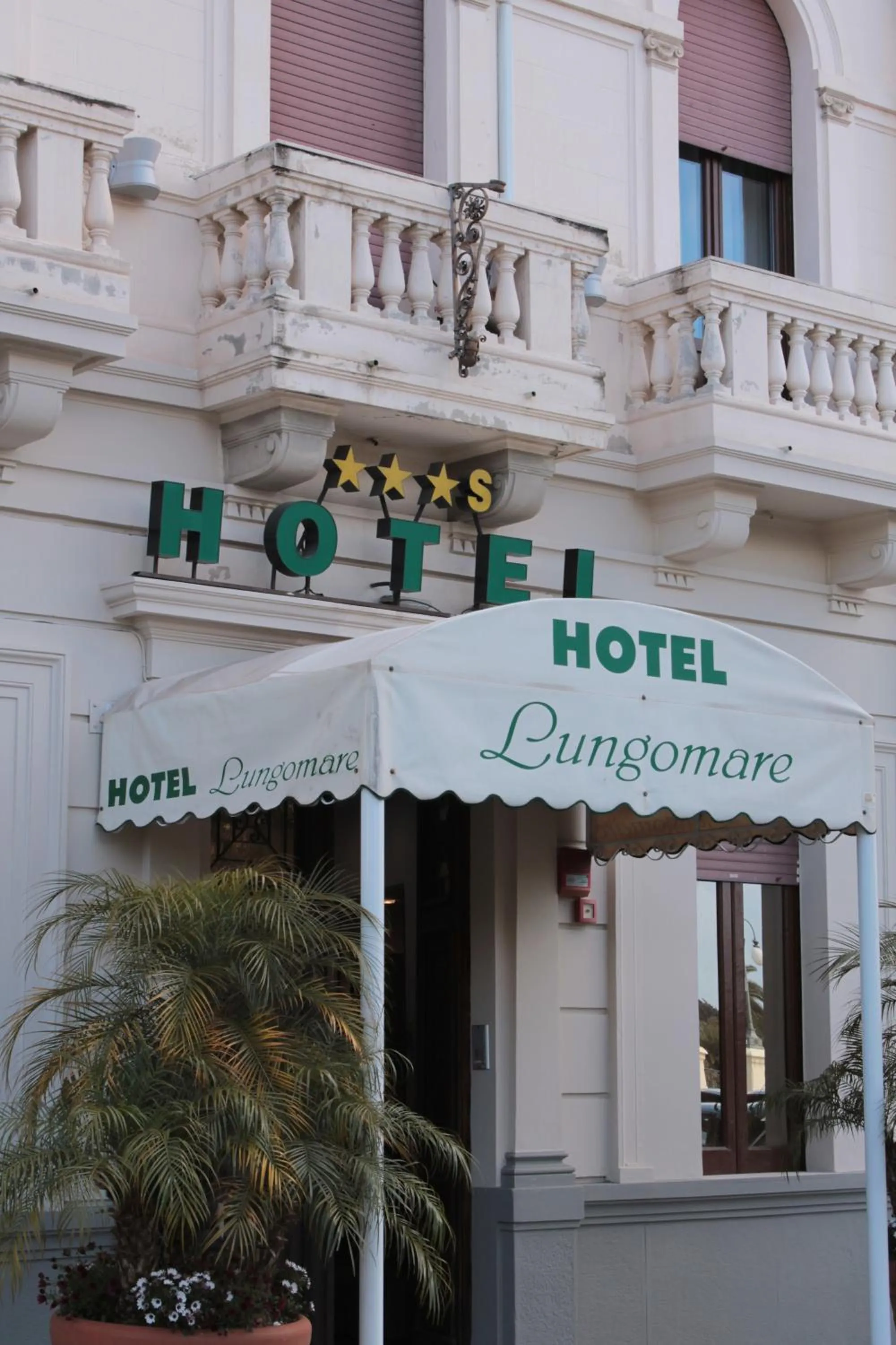 Facade/entrance in Hotel Lungomare