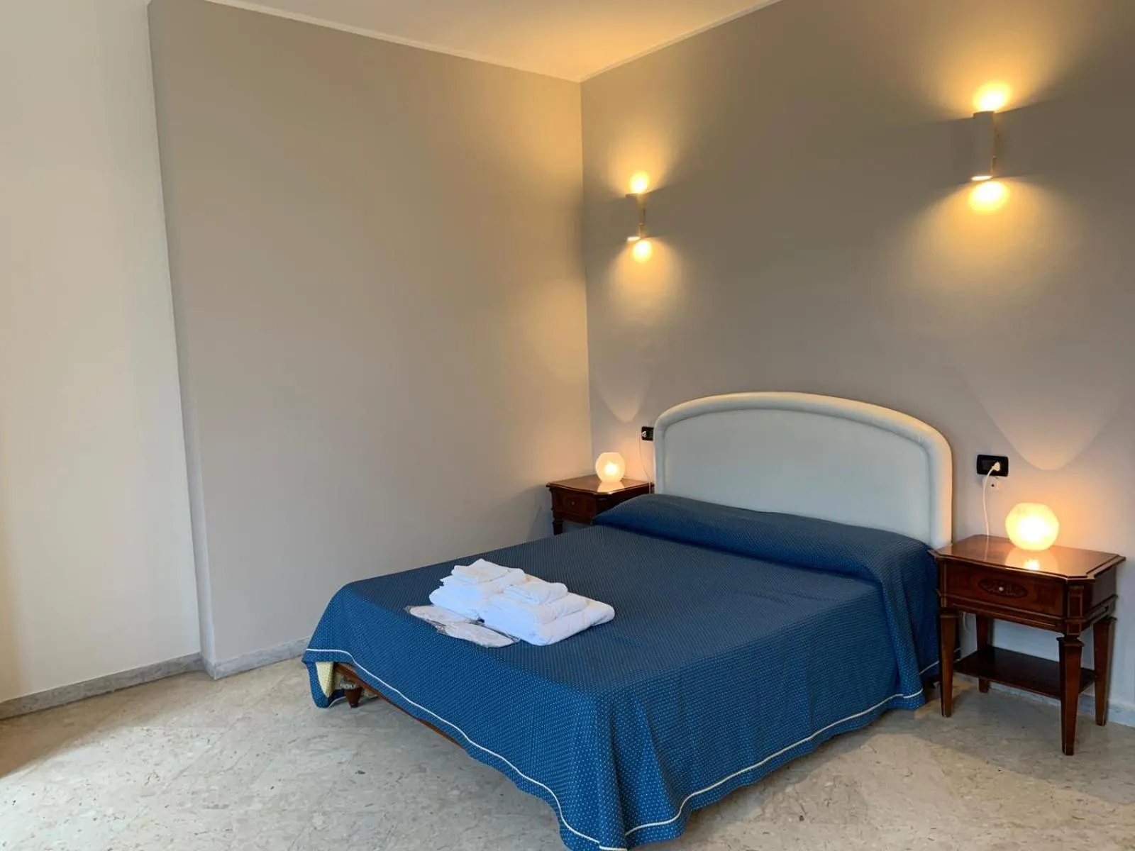 Bed in Hotel Lungomare