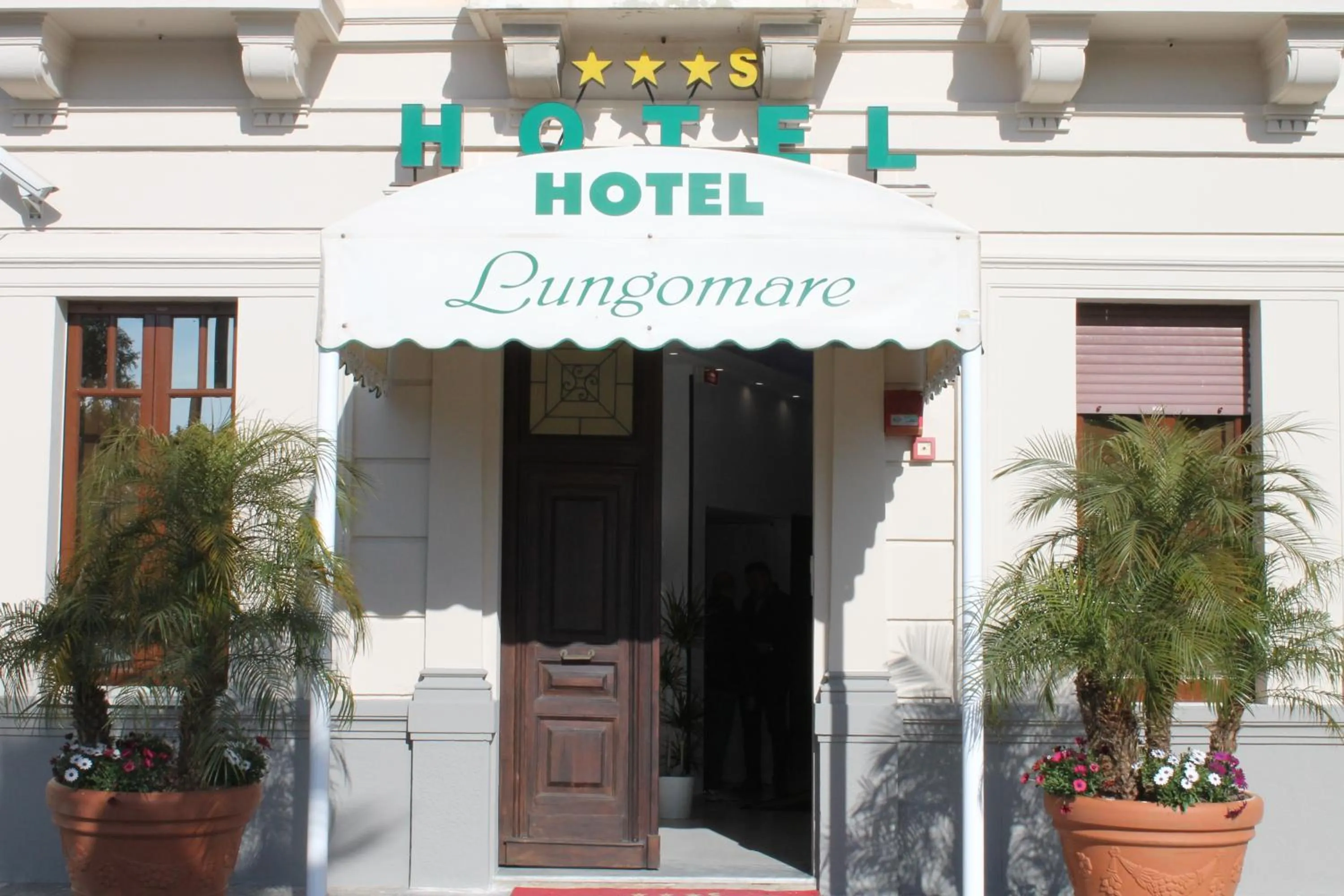 Facade/entrance in Hotel Lungomare