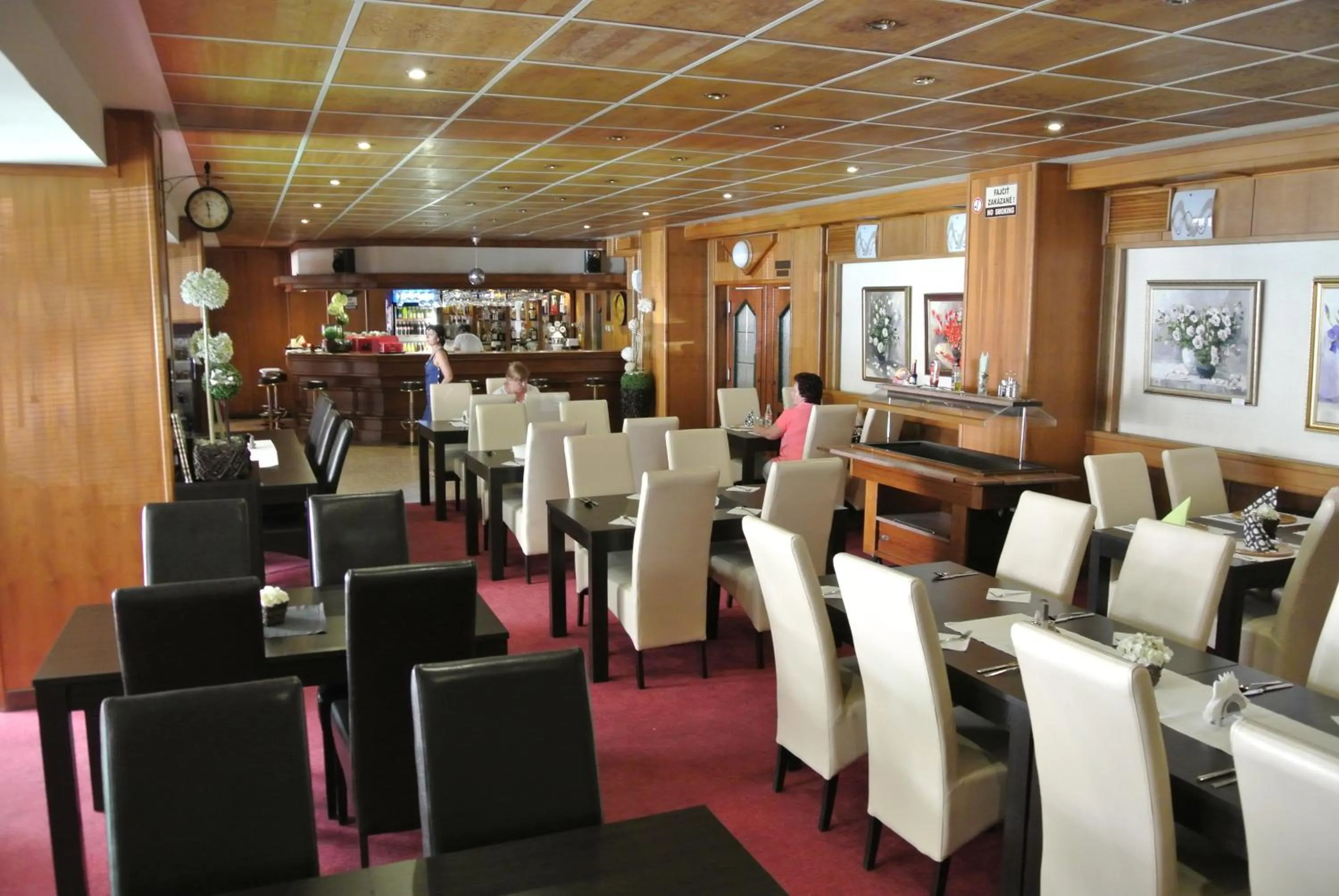 Restaurant/places to eat in Hotel Kamei