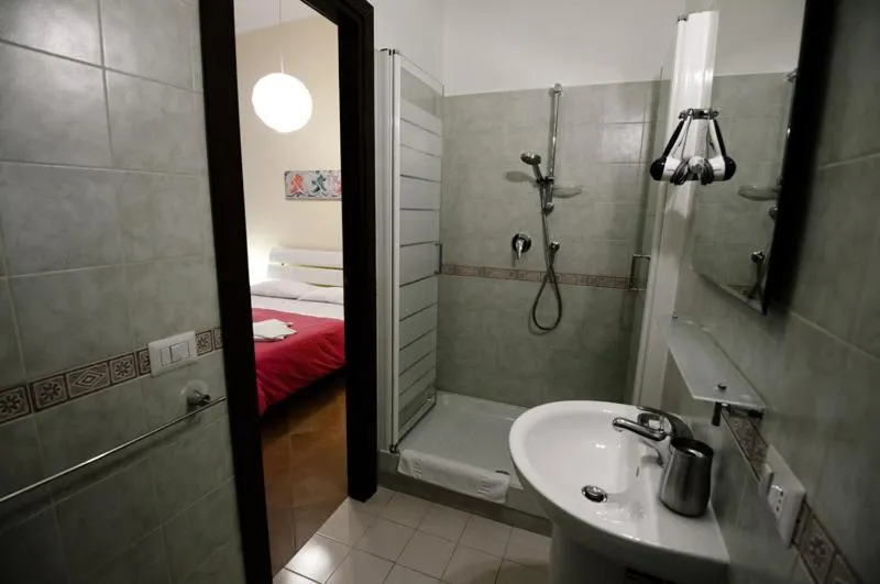 Bathroom in Rome Services Porta Castello