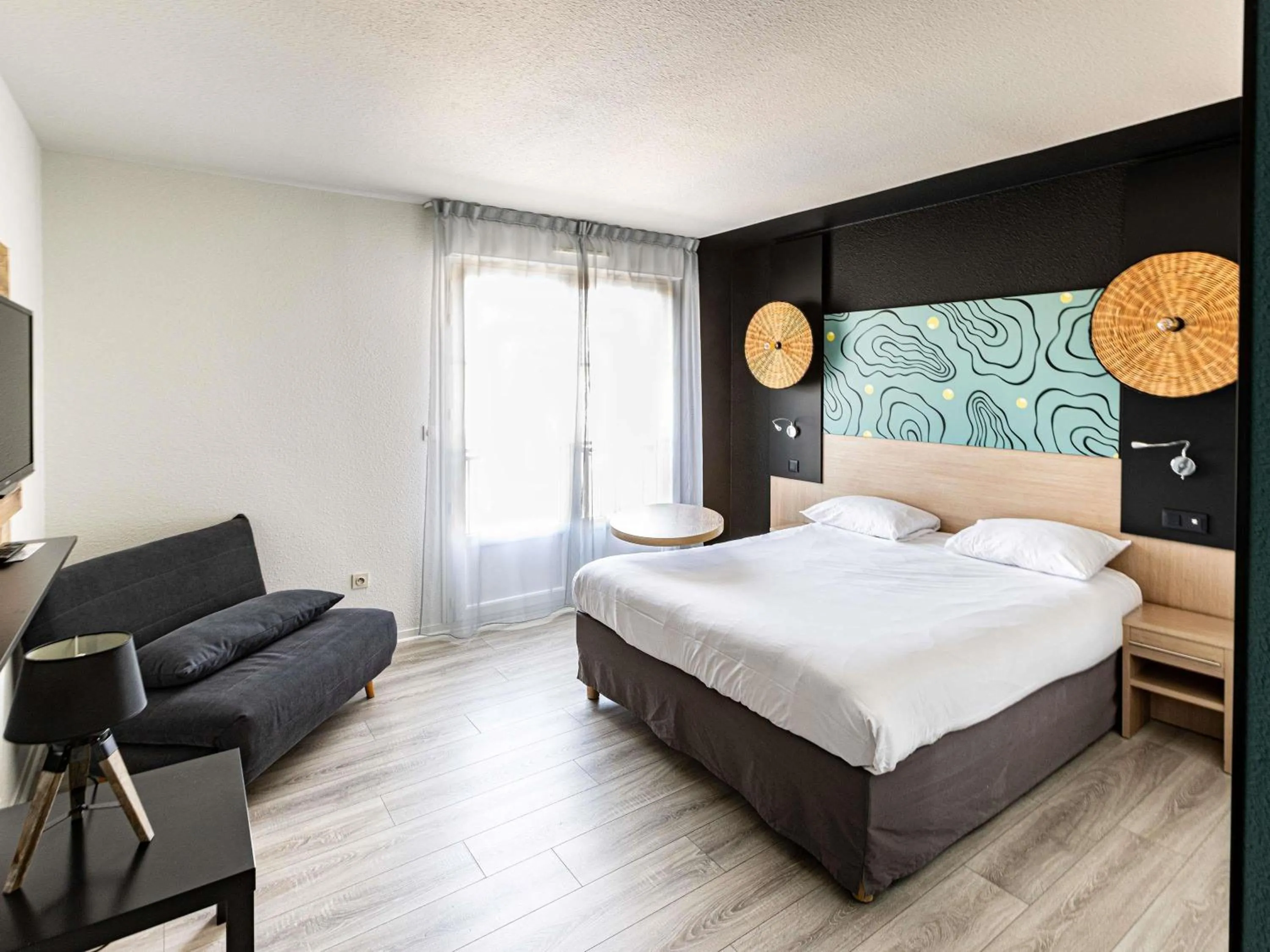 Property building, Bed in ibis Styles Marennes d'Oléron