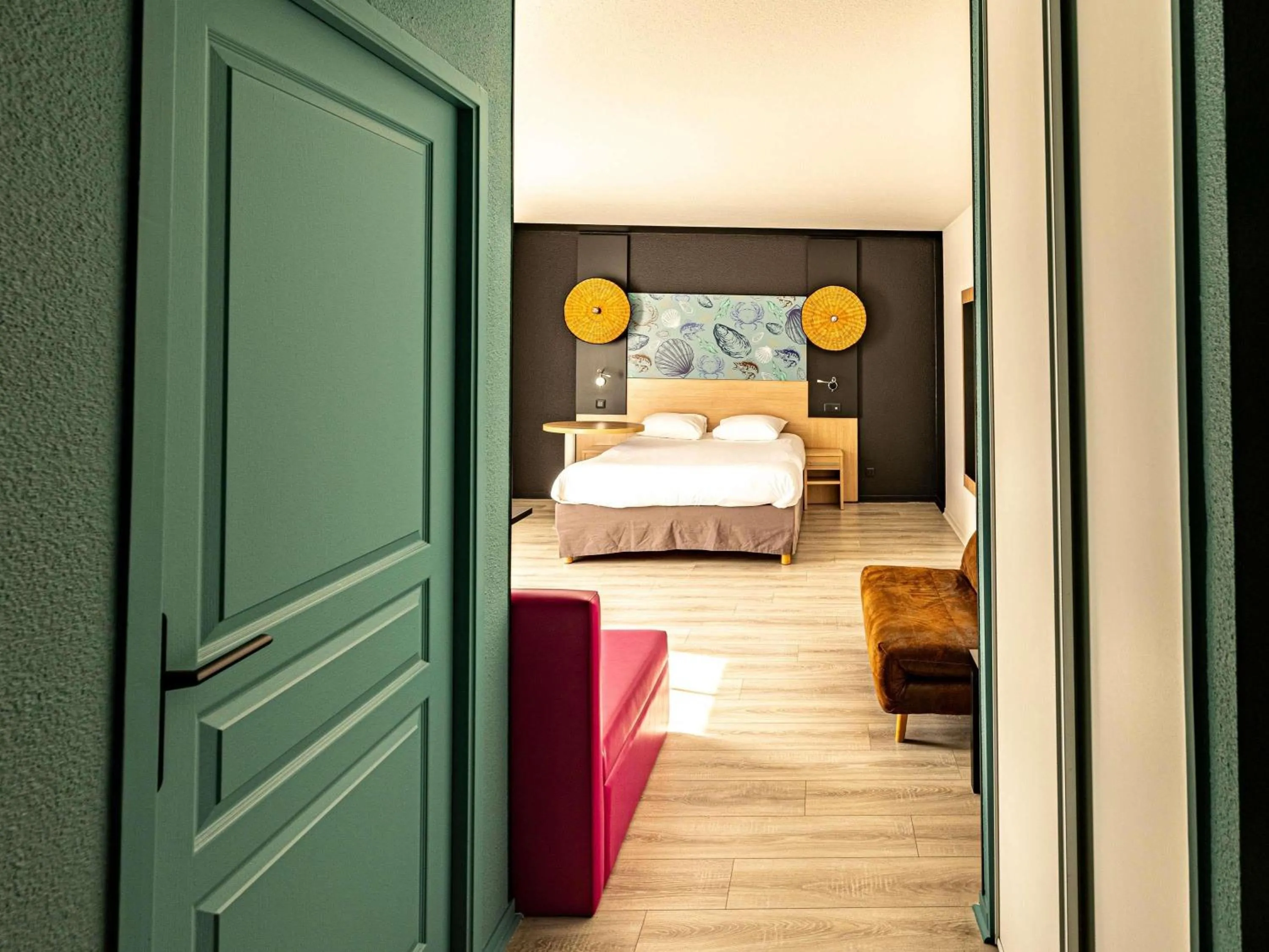 Bedroom, Bed in ibis Styles Marennes d'Oléron