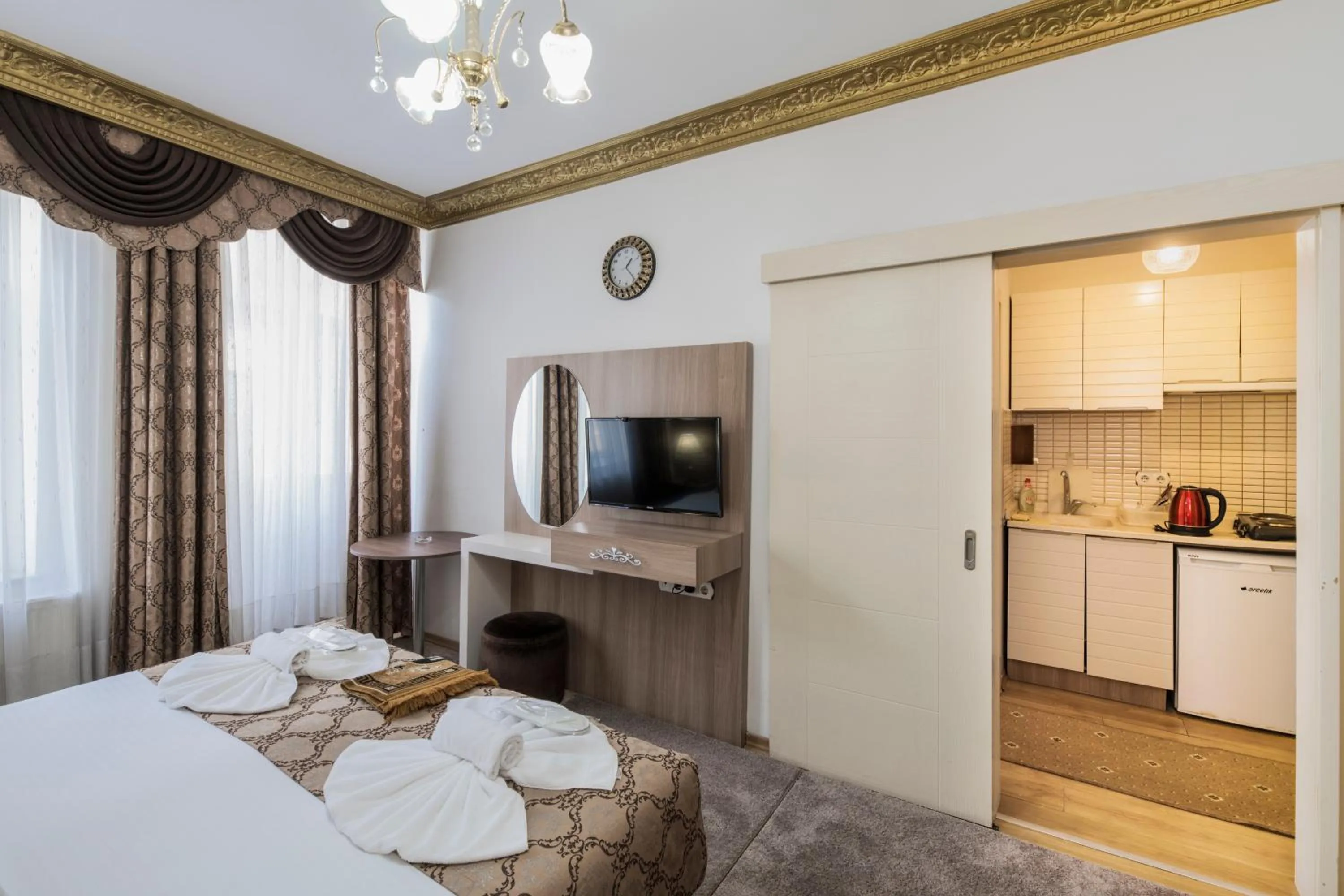 Bedroom, Bed in Punto Suite