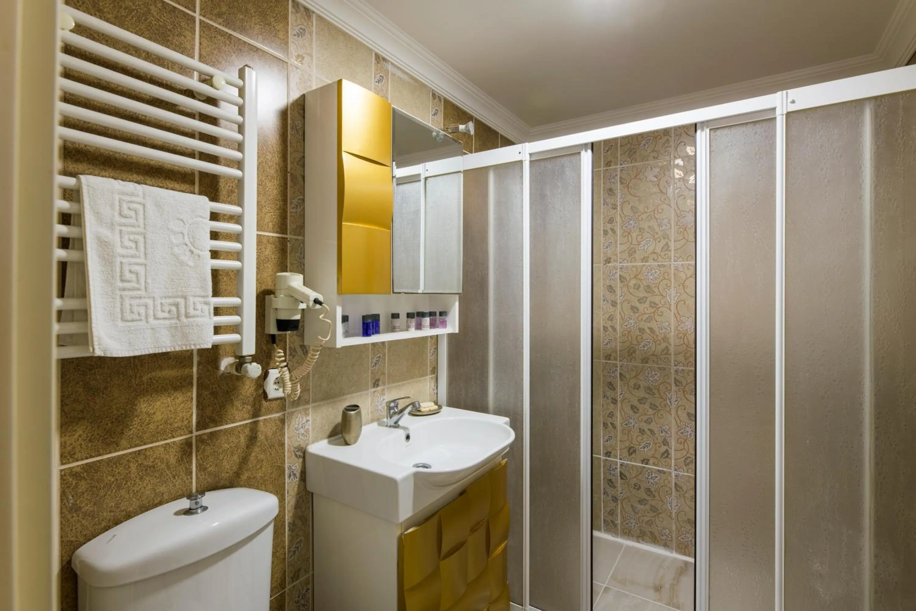 Shower in Punto Suite