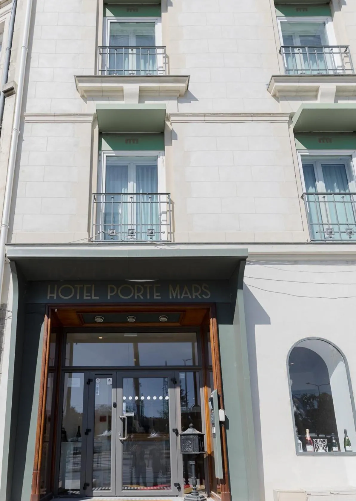 Property building in Hôtel Porte Mars - Reims Gare Centre Arena