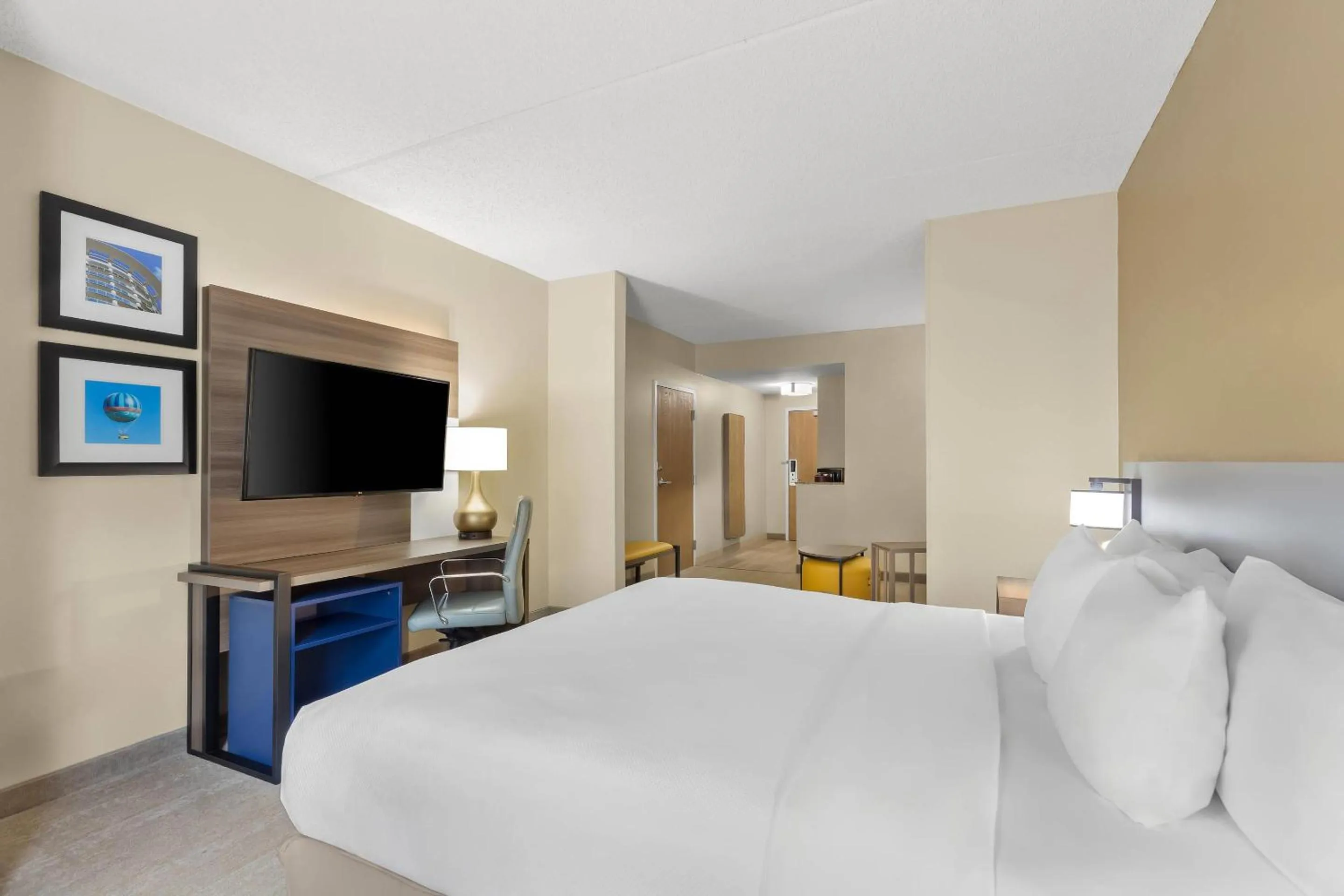 Bedroom, Bed in Comfort Suites Near Universal Orlando Resort