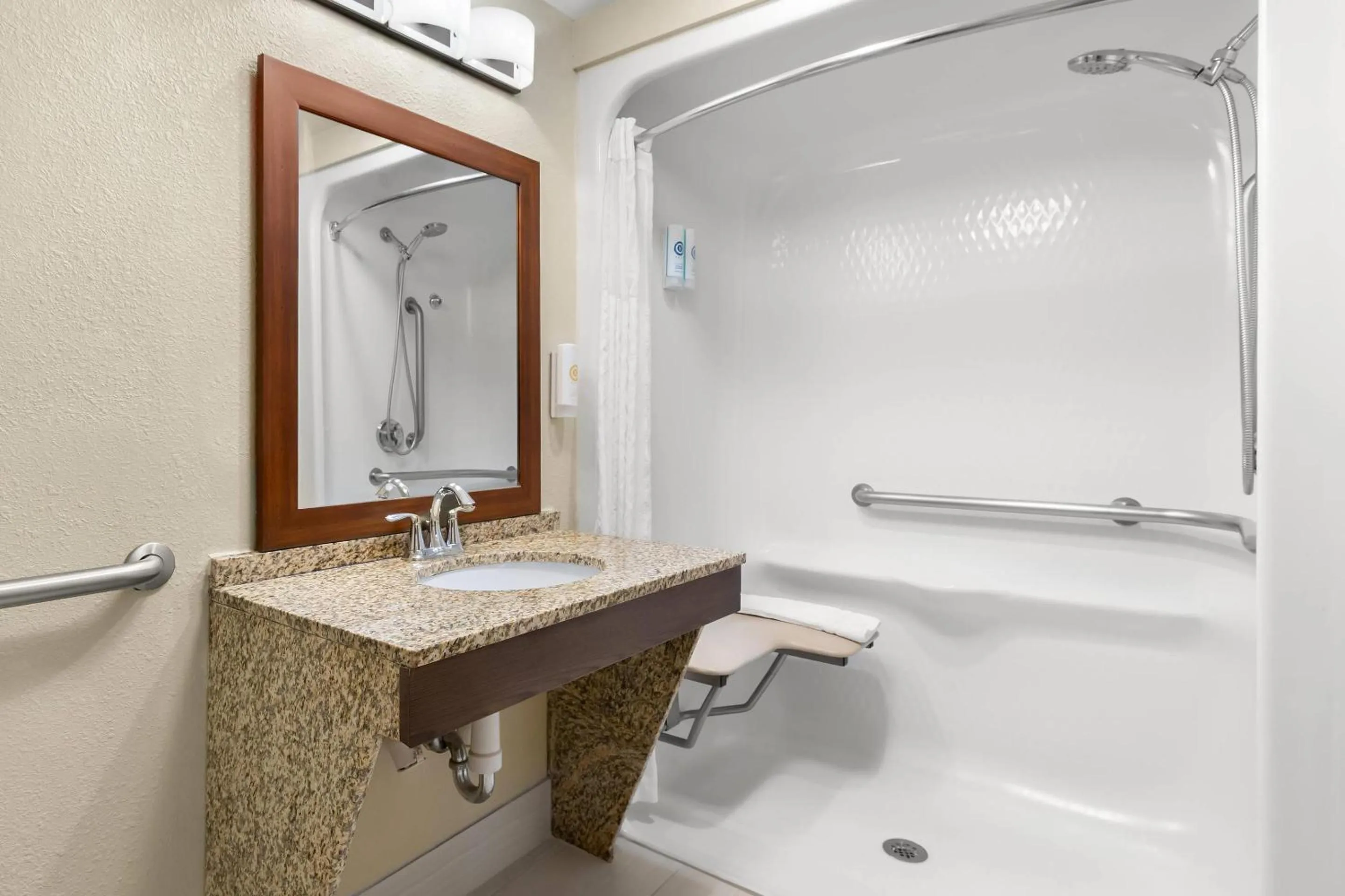 Bedroom in Comfort Suites Near Universal Orlando Resort