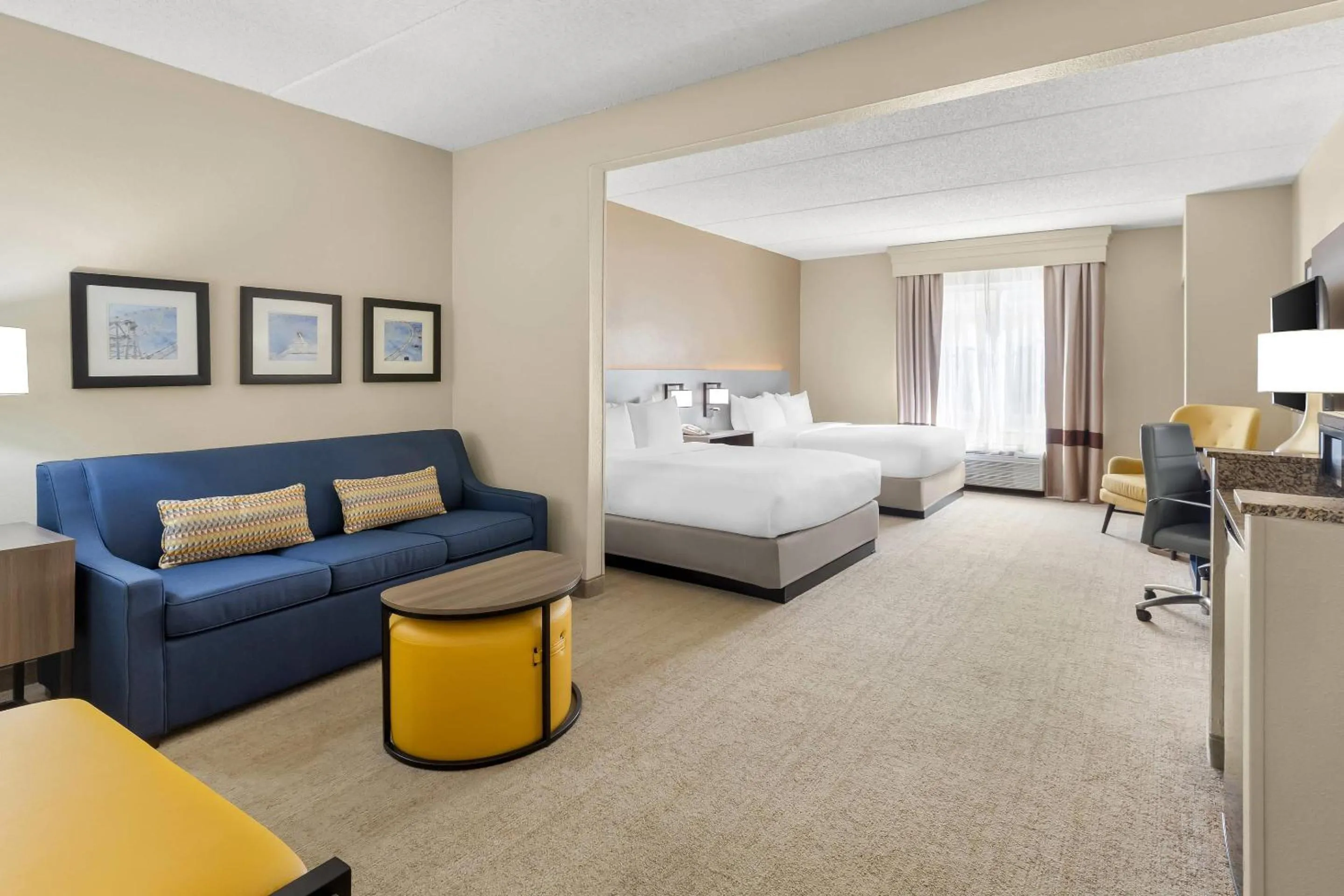 Bedroom, Bed in Comfort Suites Near Universal Orlando Resort