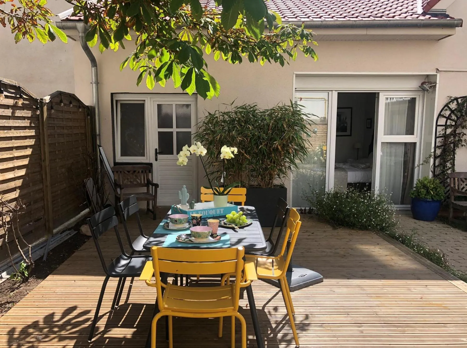 Garden view in Hotel Les Embruns