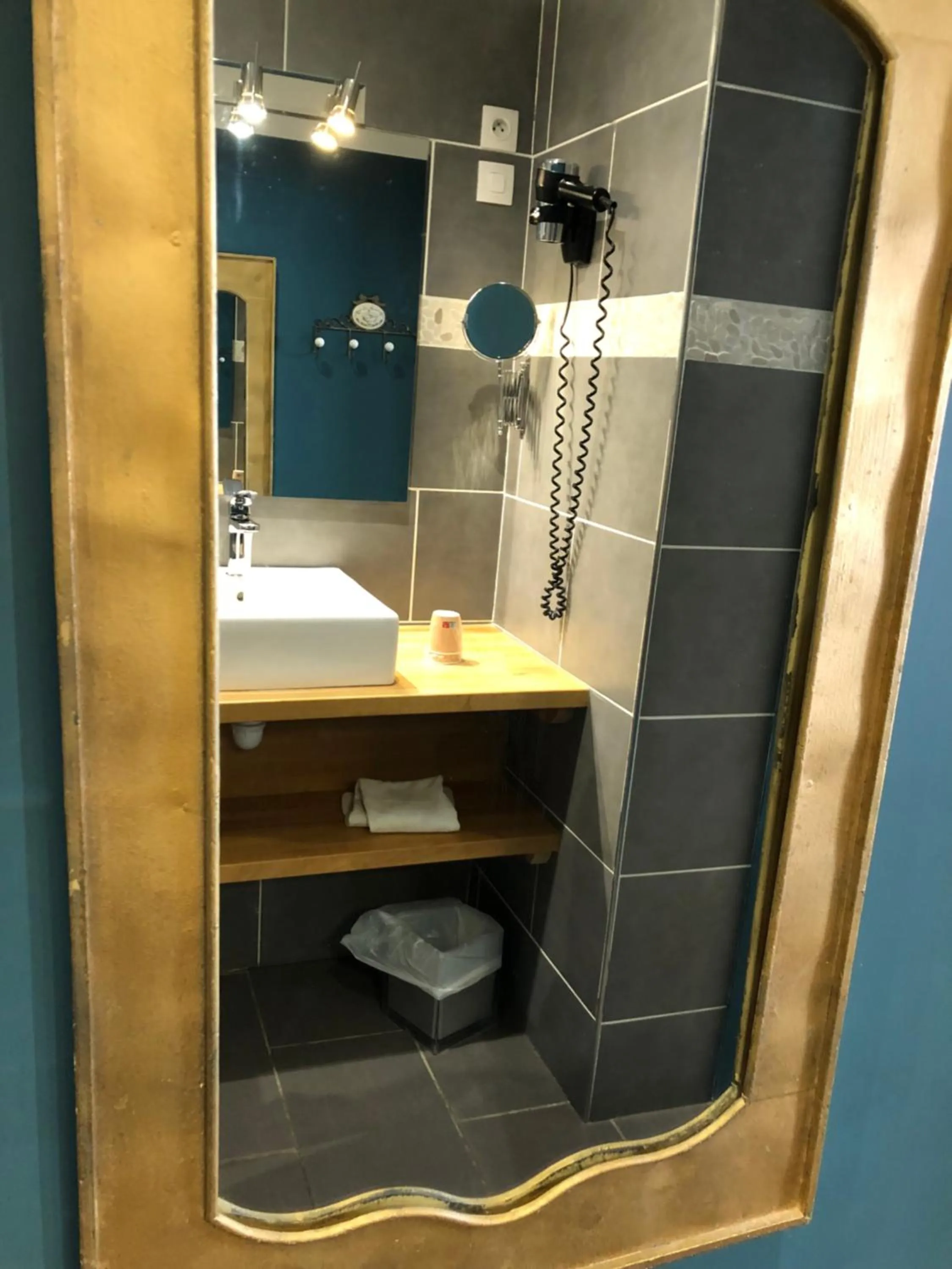 Shower in Hotel Les Embruns