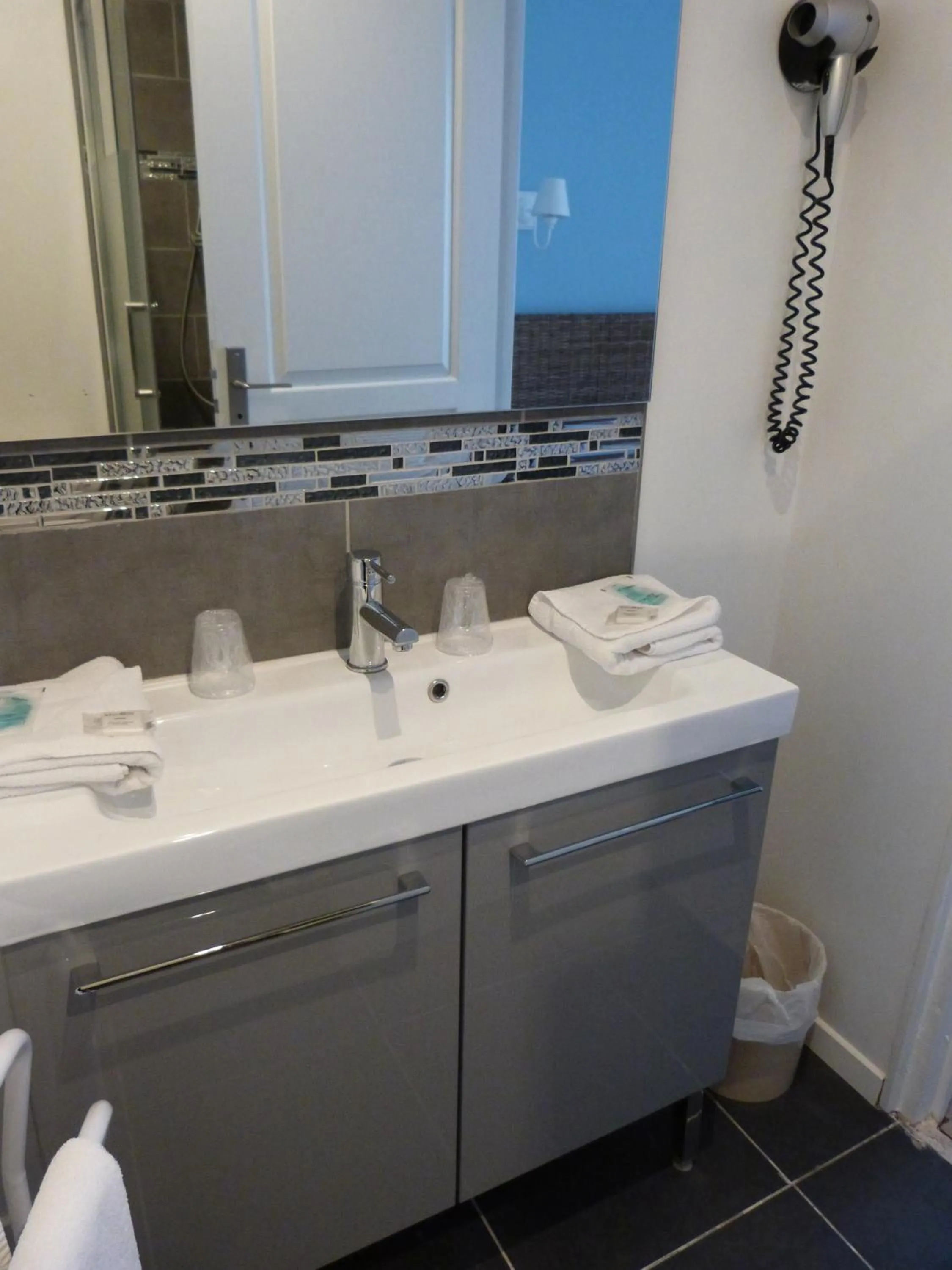 Bathroom in Hotel Les Embruns