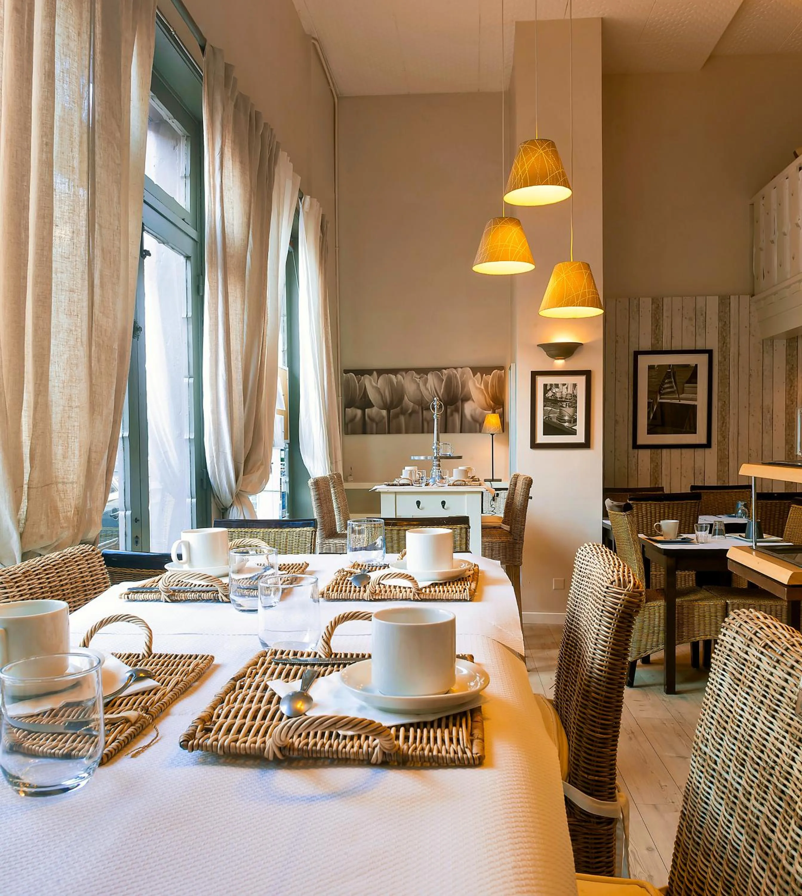 Restaurant/places to eat in Hotel Les Embruns