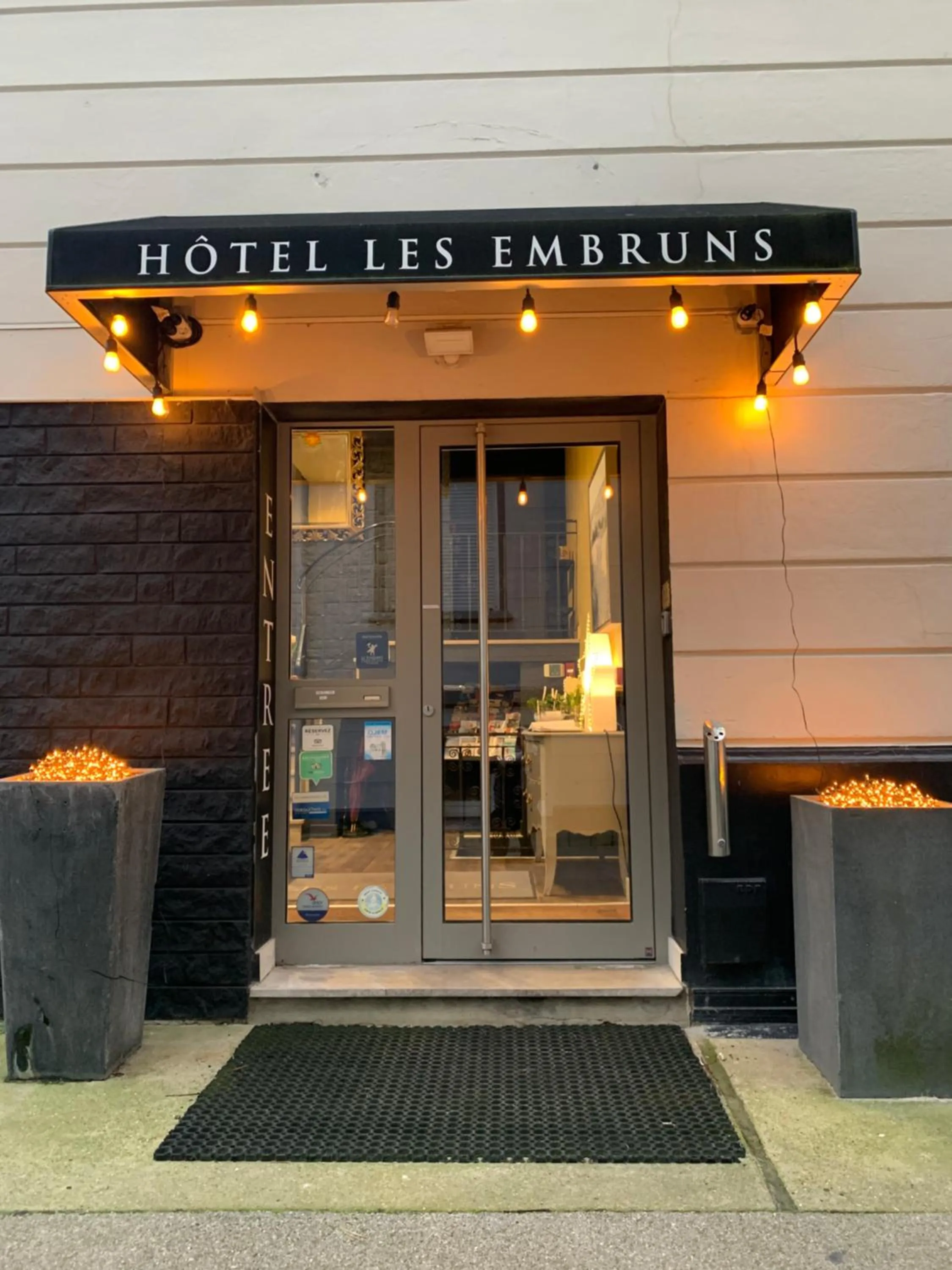 Facade/entrance in Hotel Les Embruns