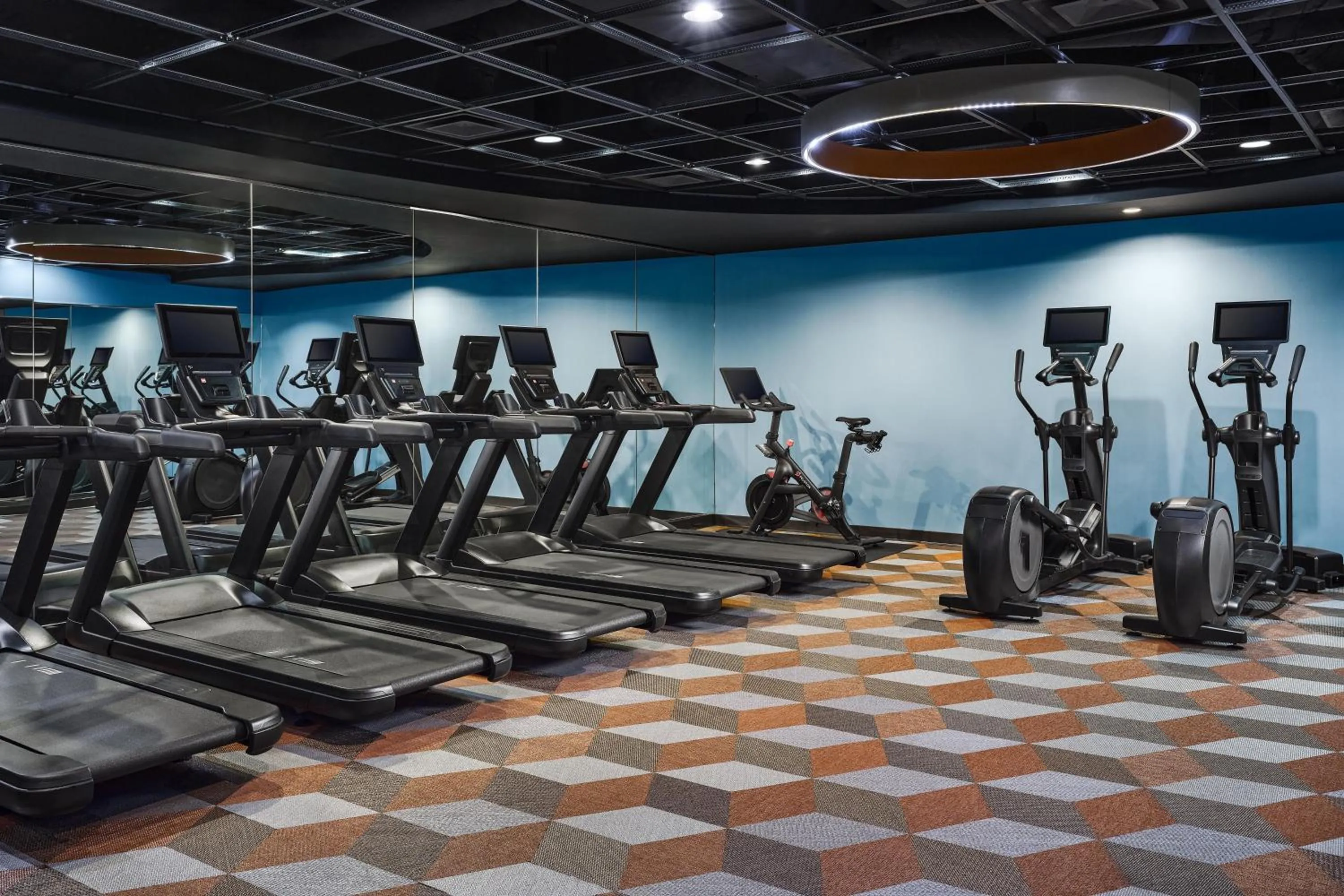 Fitness centre/facilities in the Curtis Denver - A DoubleTree by Hilton Hotel