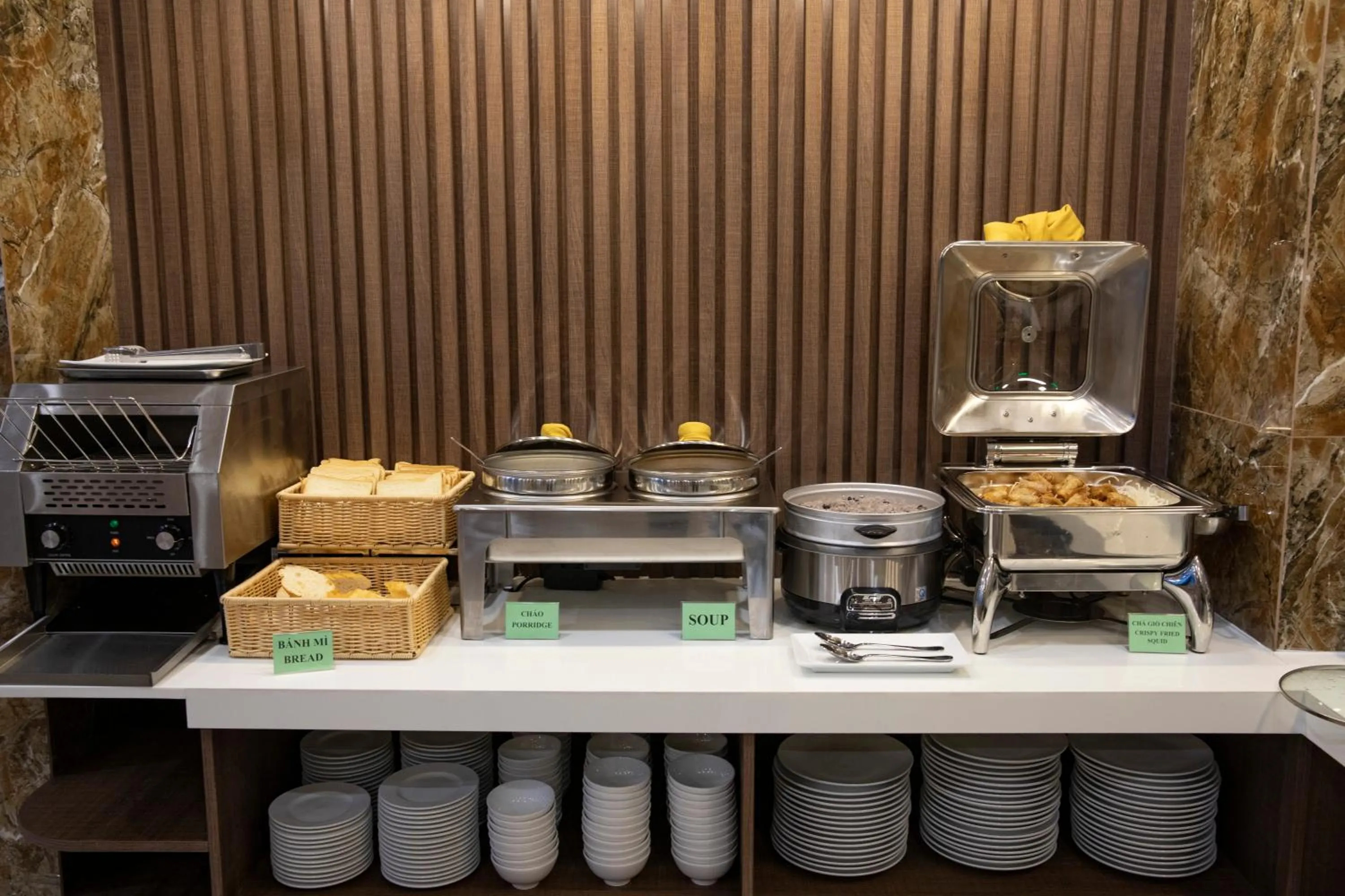 Food in Amber Hotel managed by HT